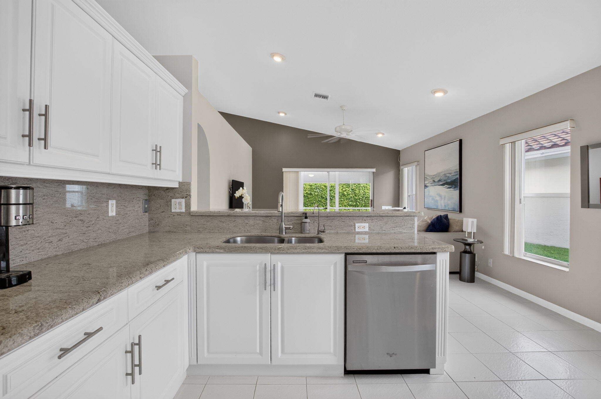 B26059612 Property Photo 24