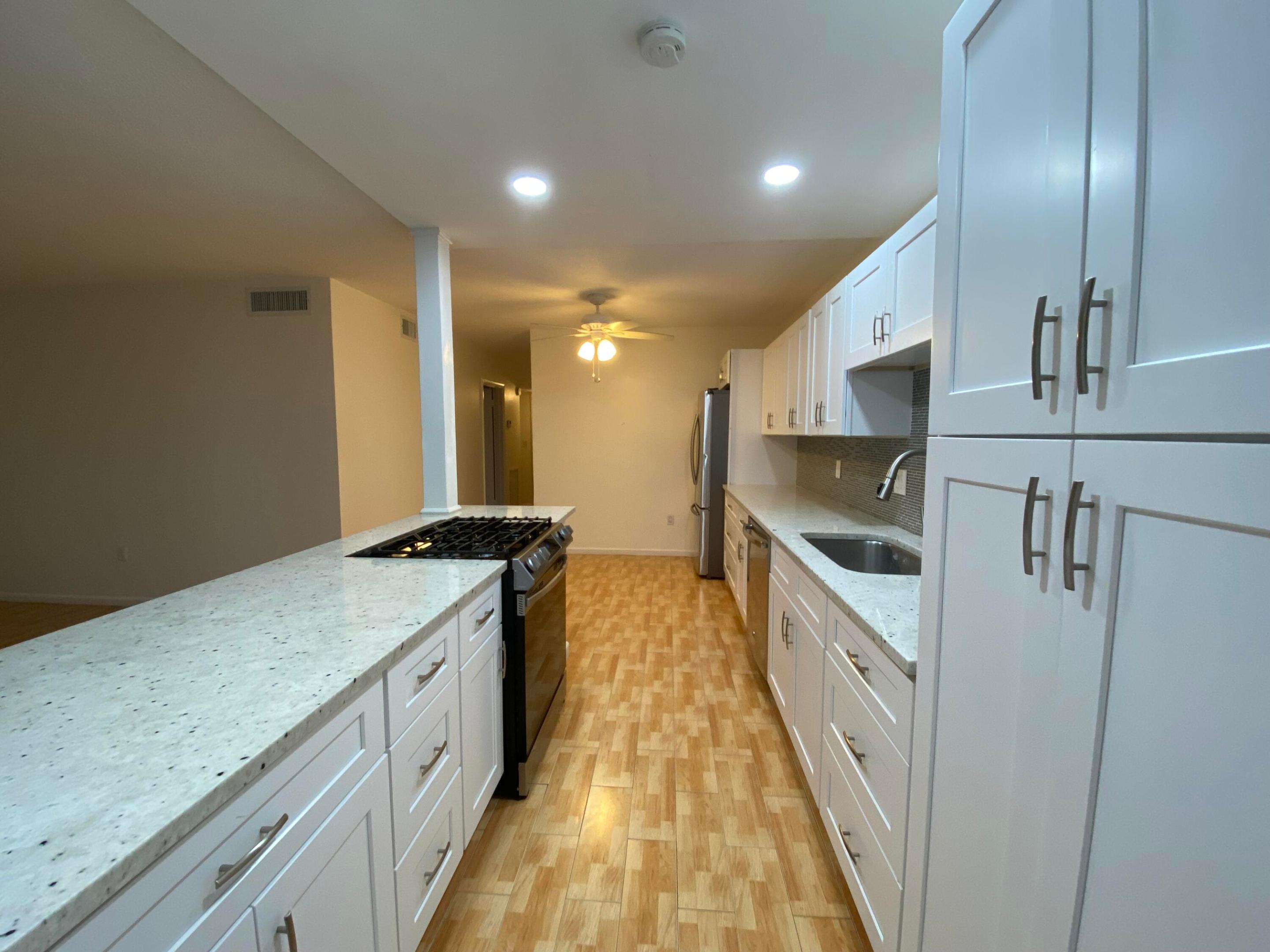 250 Sw 7th Street 13 Property Photo 3