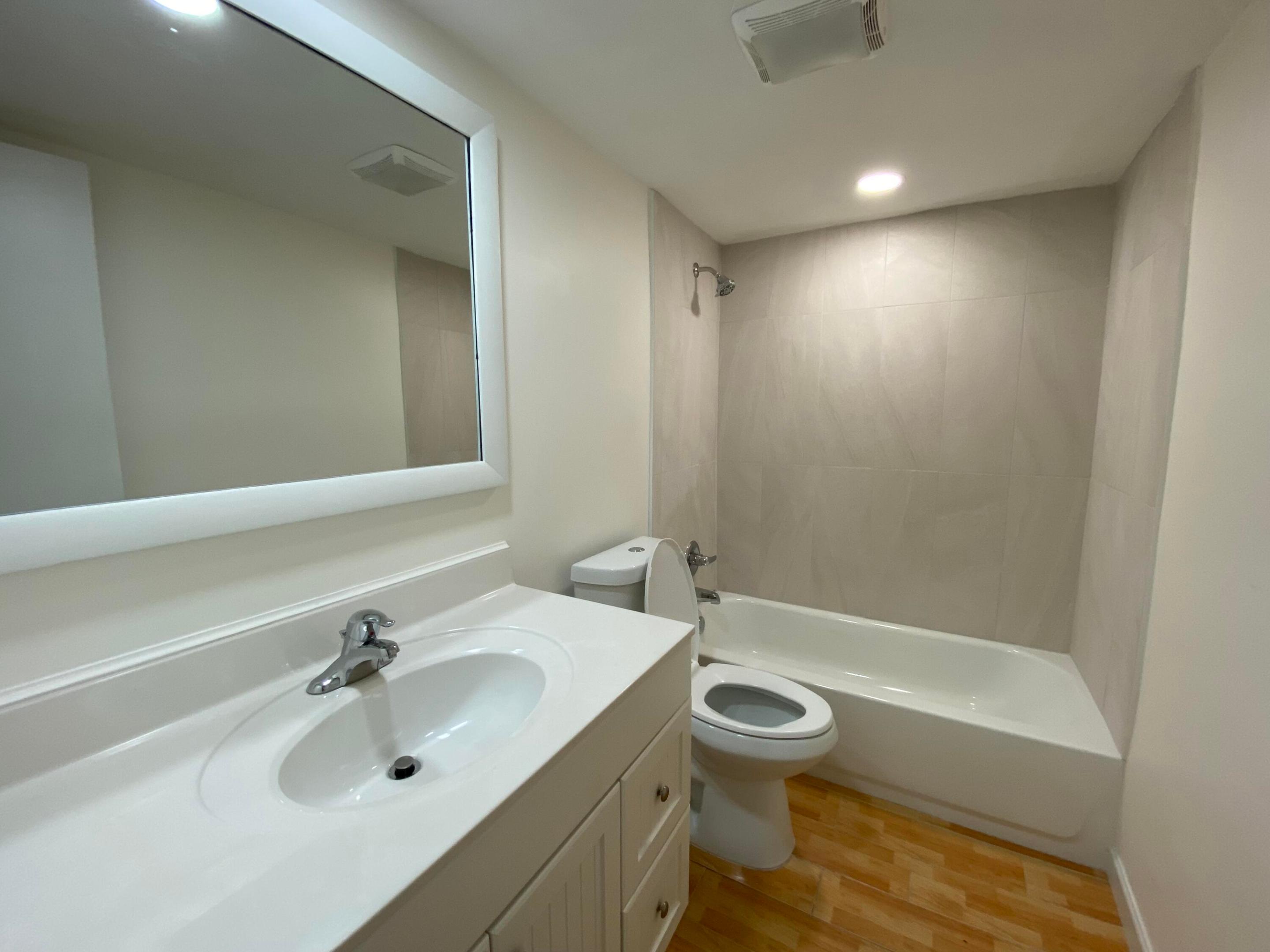 250 Sw 7th Street 13 Property Photo 6
