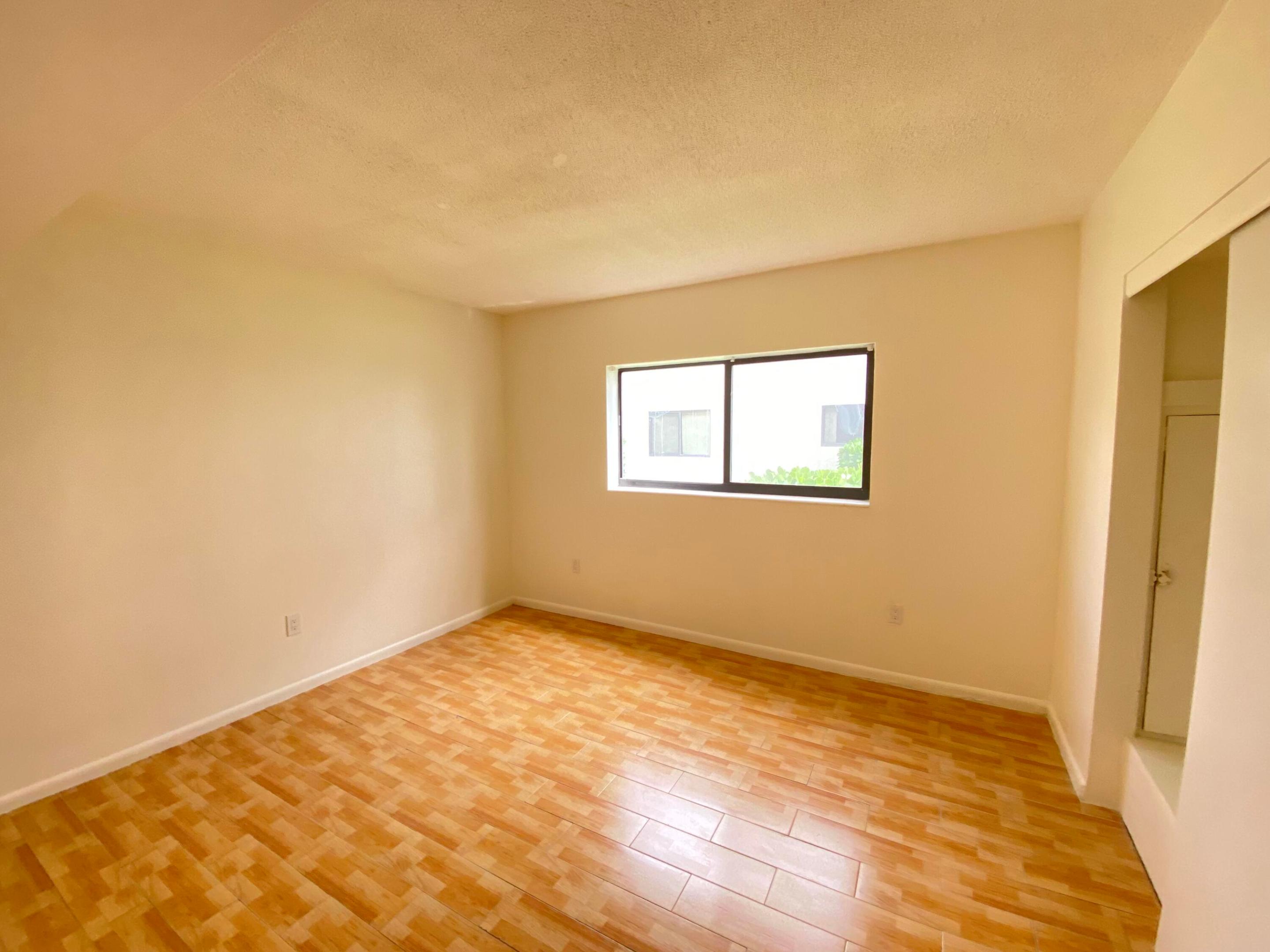 250 Sw 7th Street 13 Property Photo 8