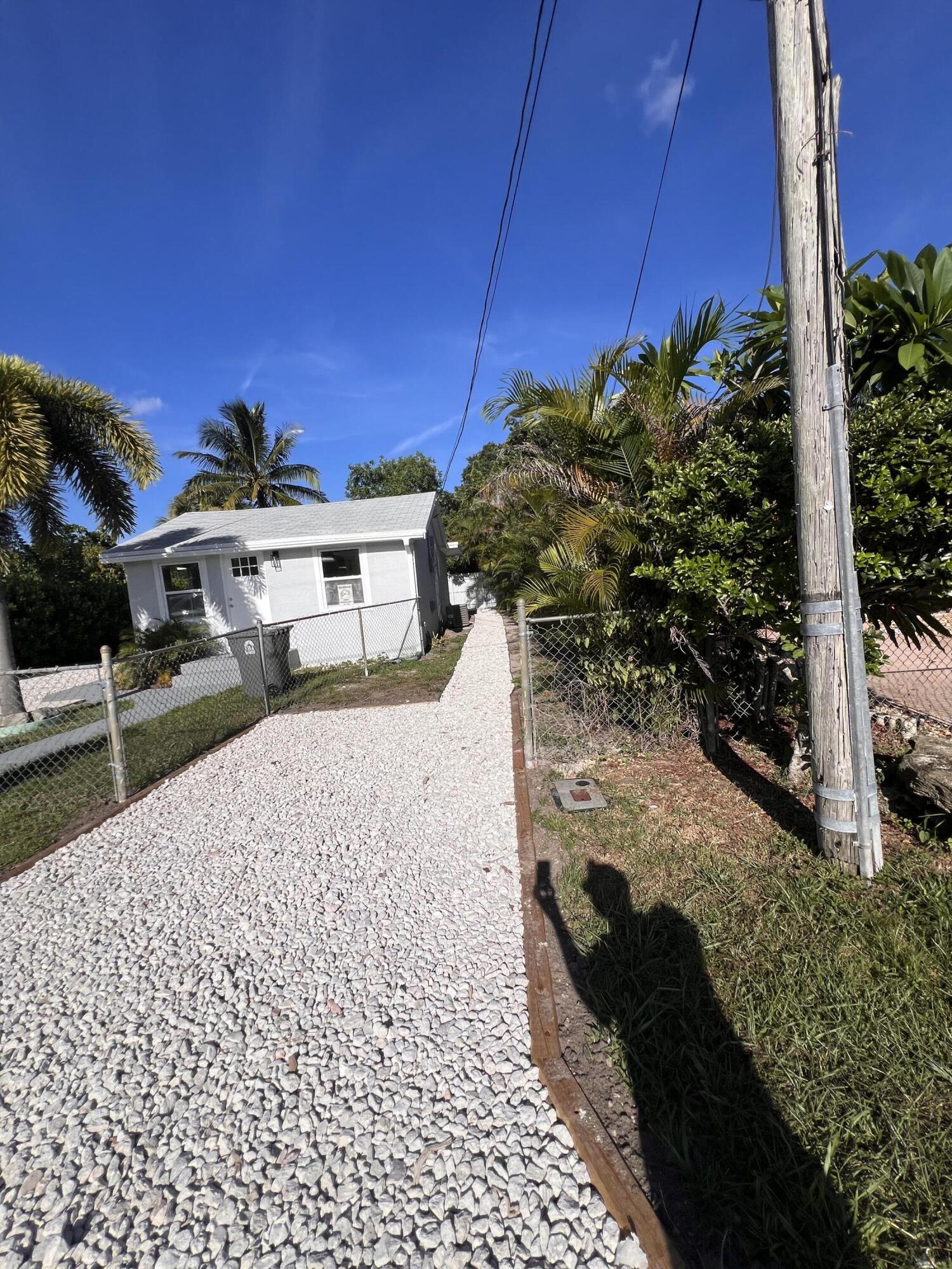 138 Ethelyn Drive Property Photo 3