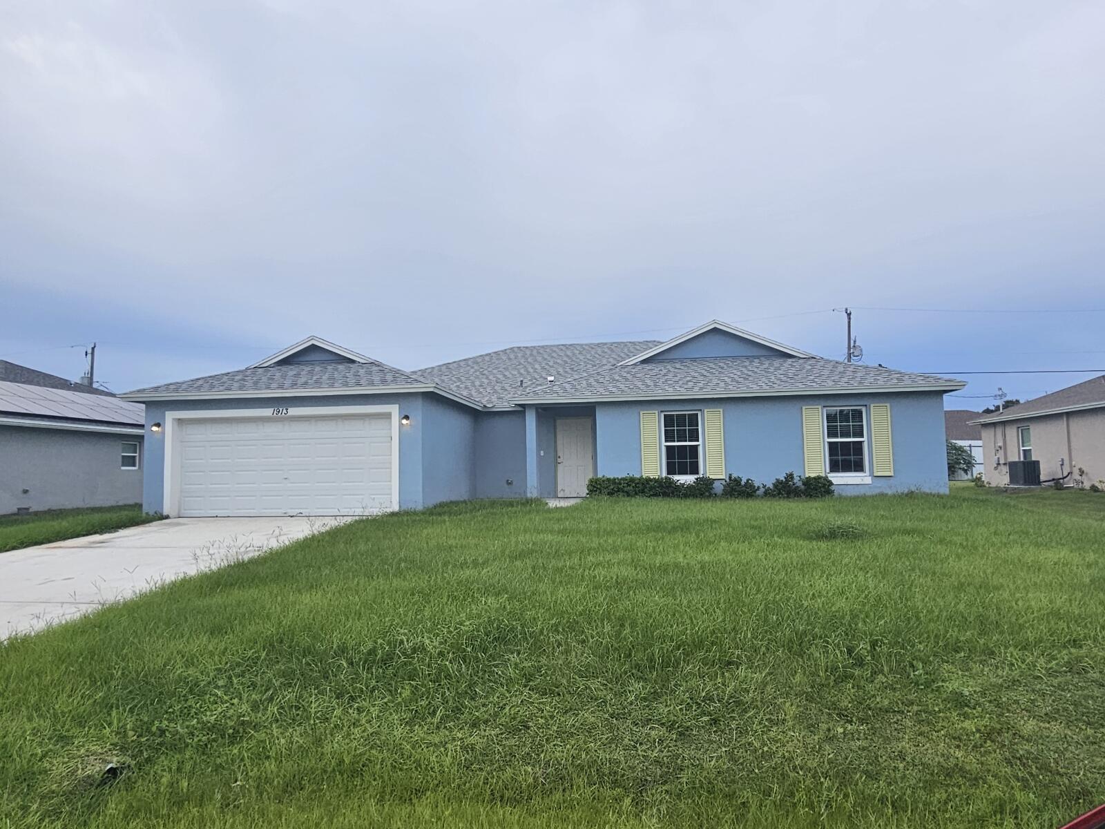 1913 Sw Swift Avenue Property Photo 1