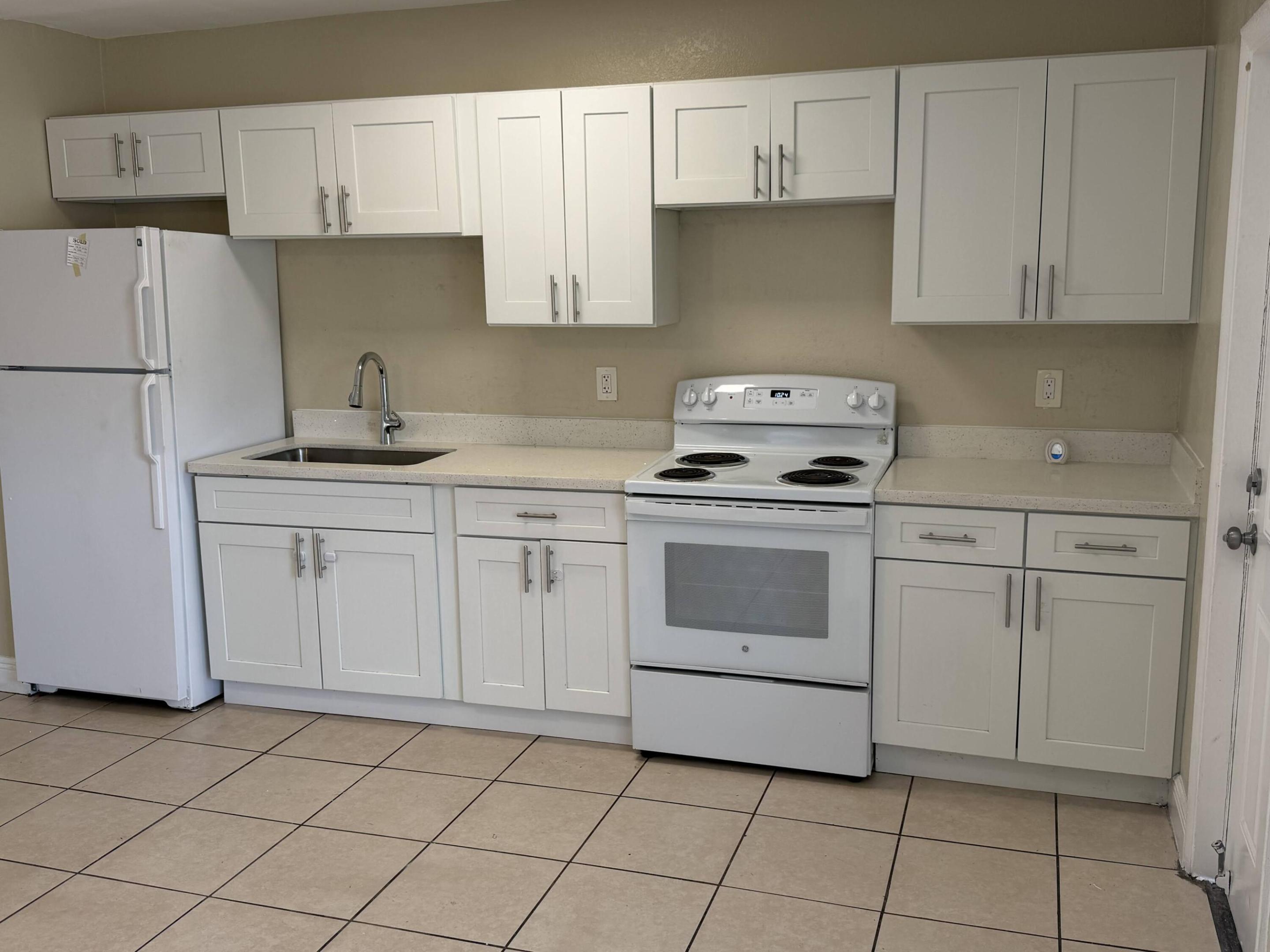 1135 Nw 7th Avenue 1 Property Photo 4