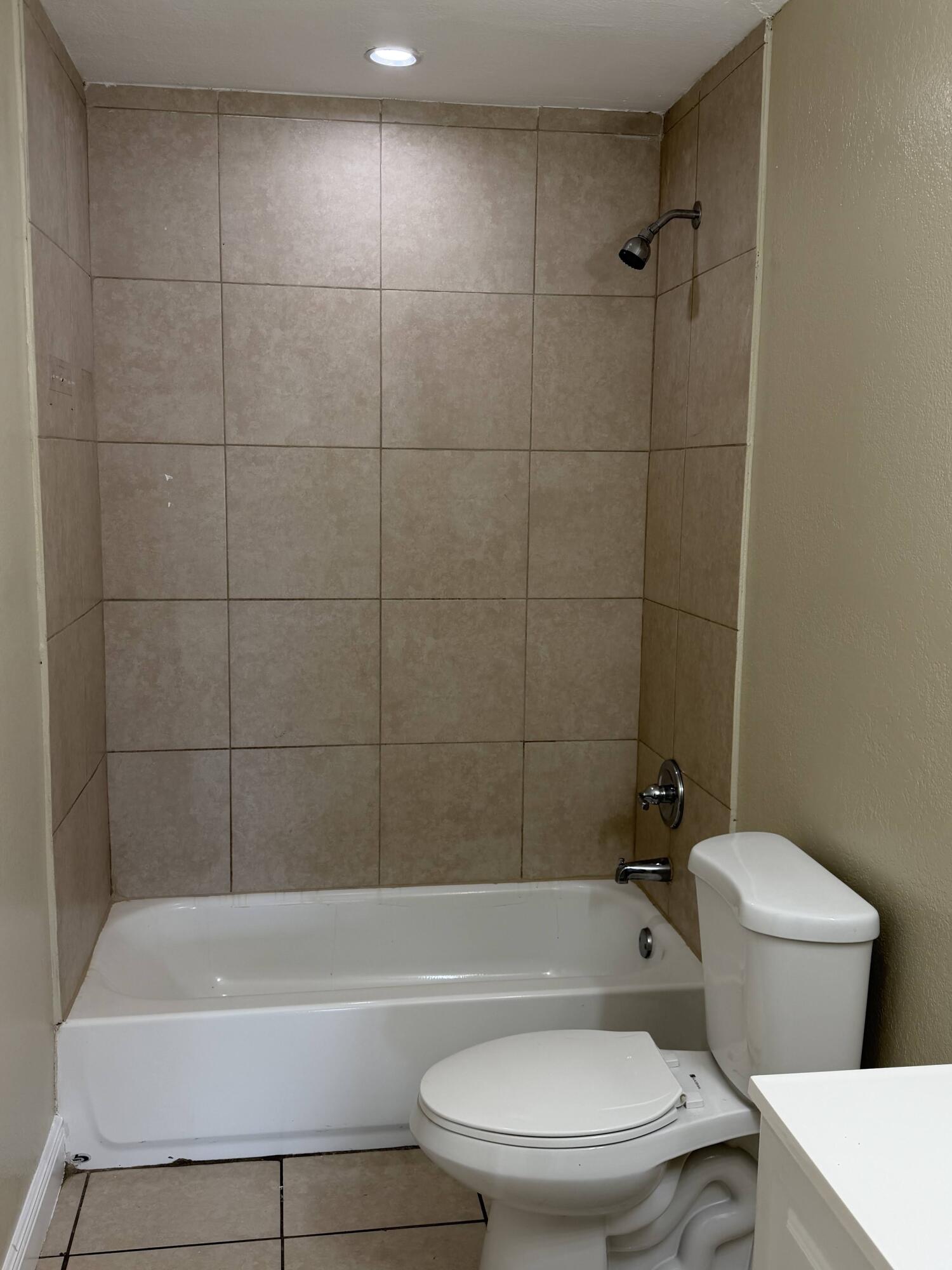 1135 Nw 7th Avenue 1 Property Photo 7