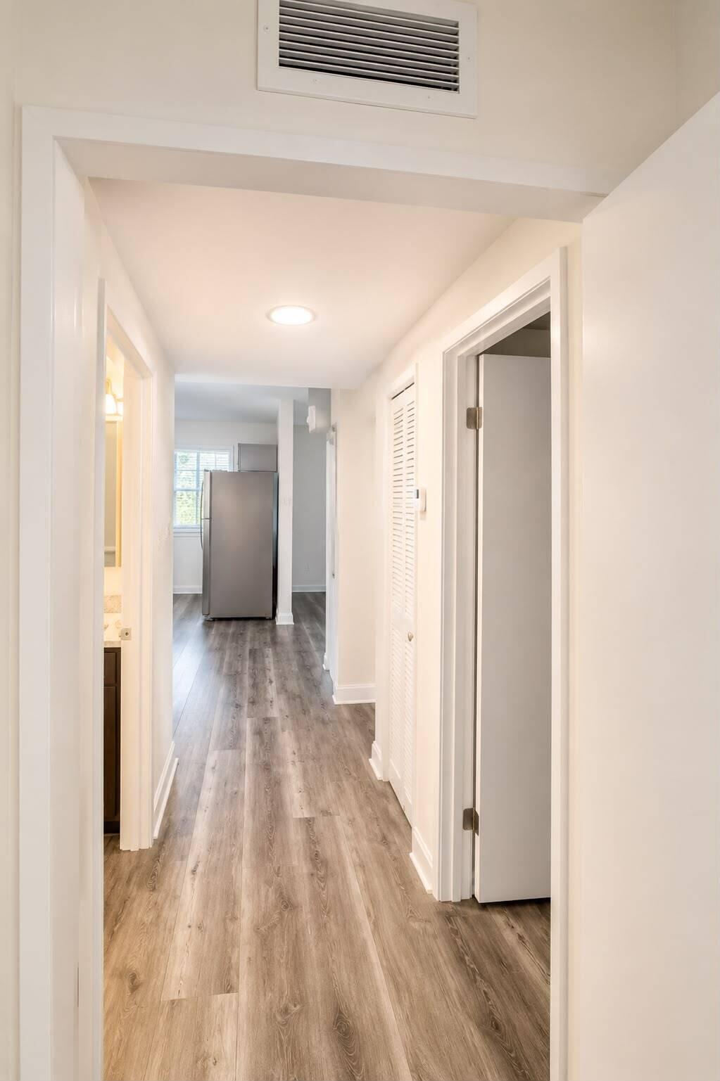 700 Nottingham Circle E Property Photo 4