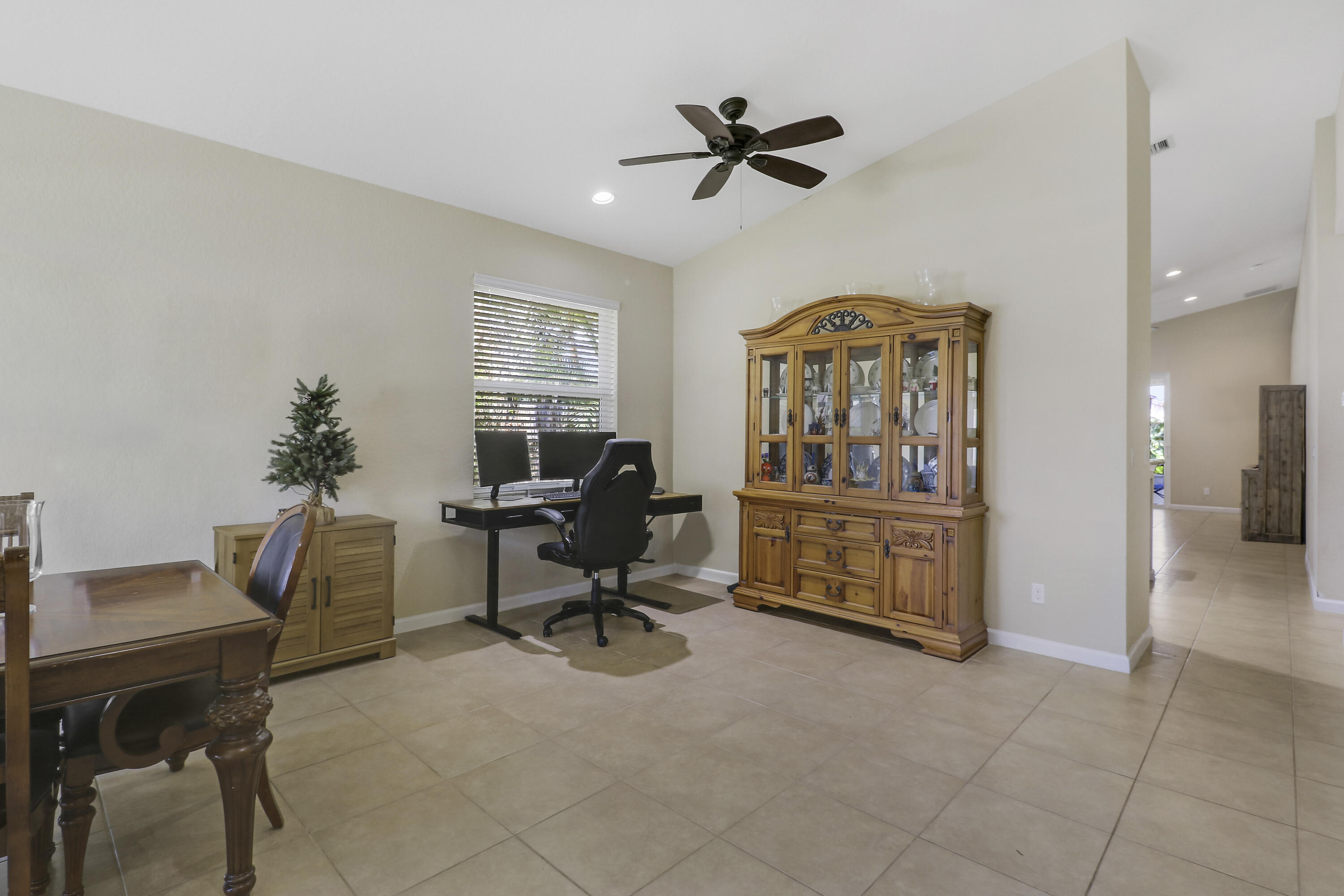 2481 Sw Silverado Street Property Photo 9