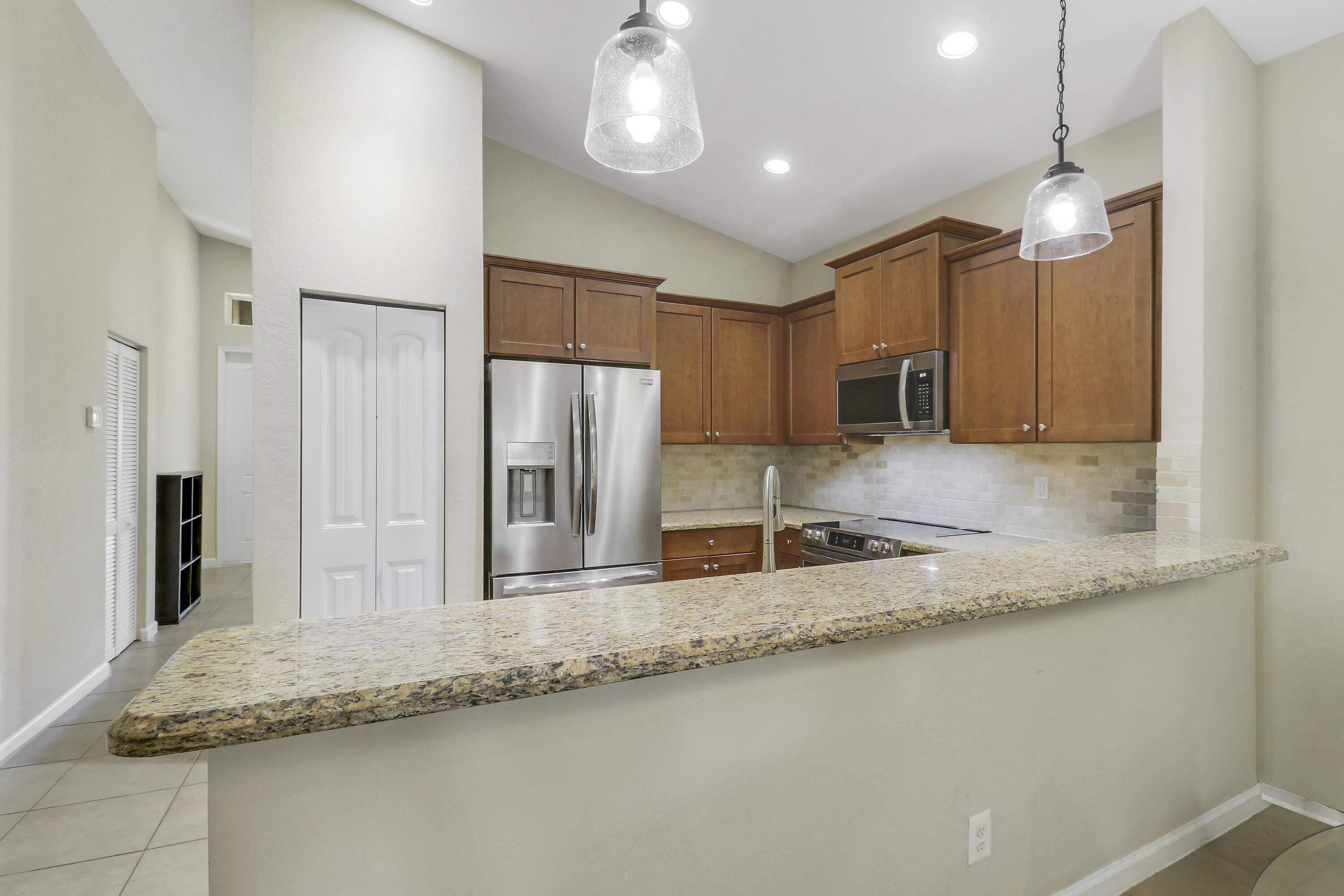 2481 Sw Silverado Street Property Photo 12