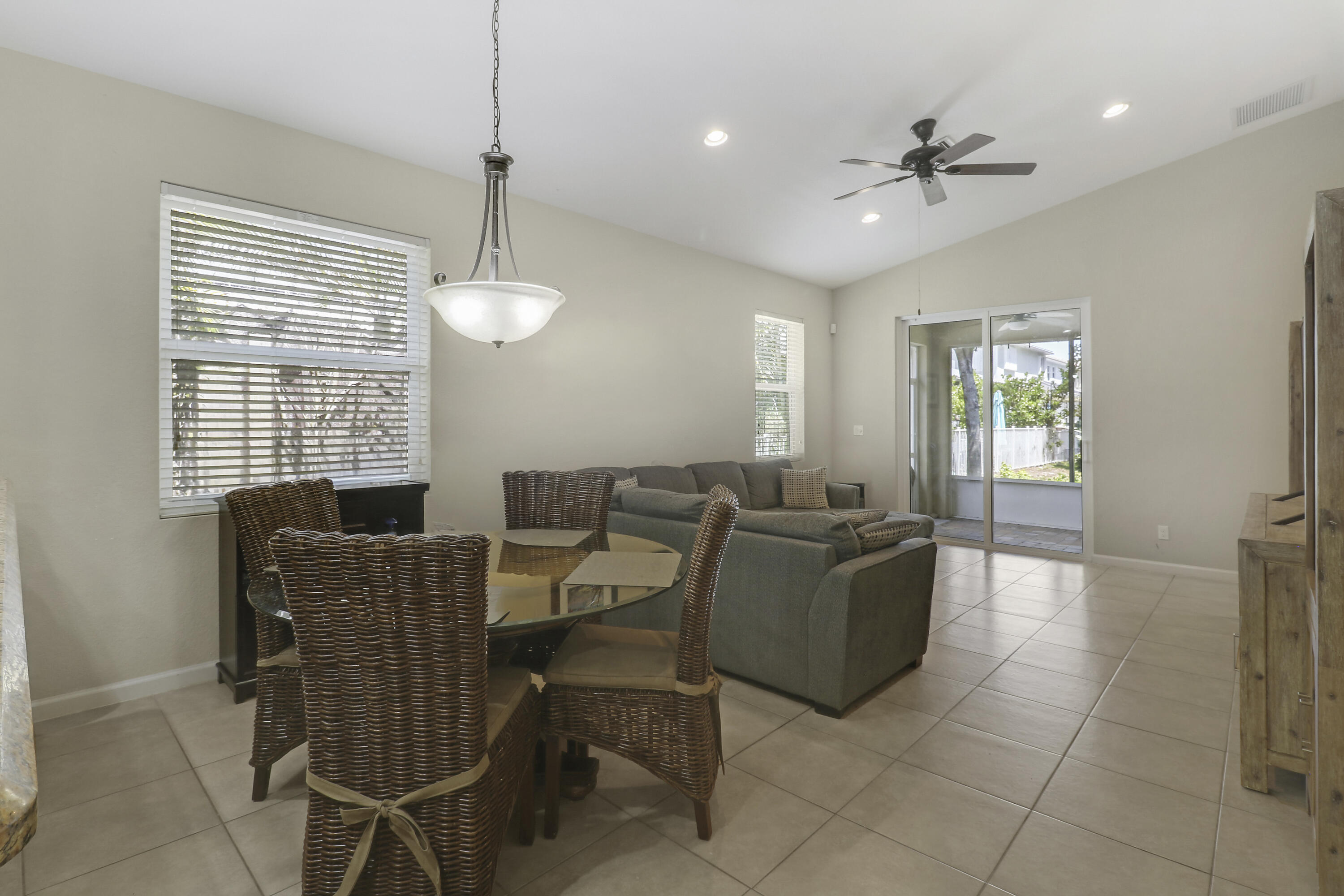 2481 Sw Silverado Street Property Photo 15