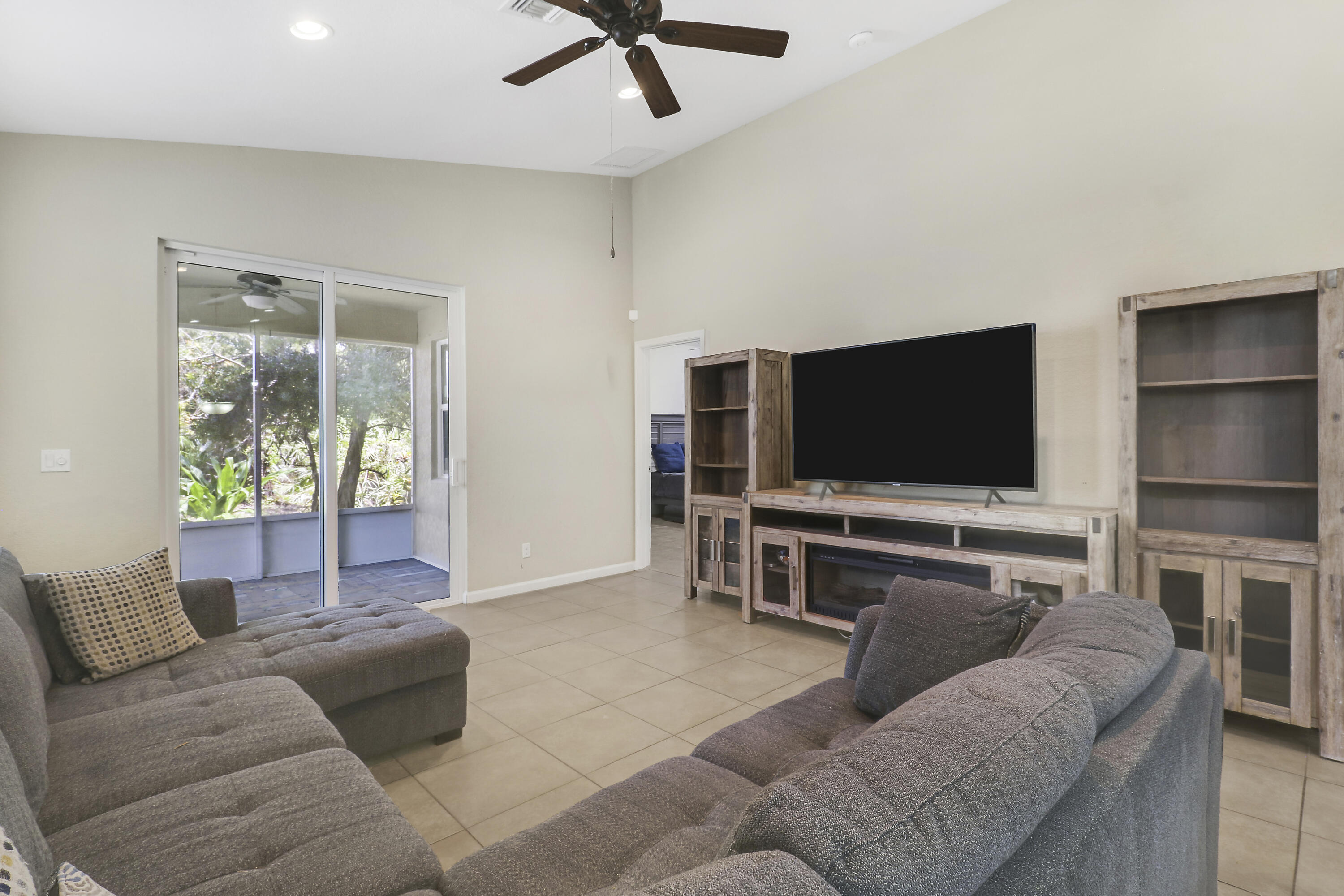 2481 Sw Silverado Street Property Photo 18