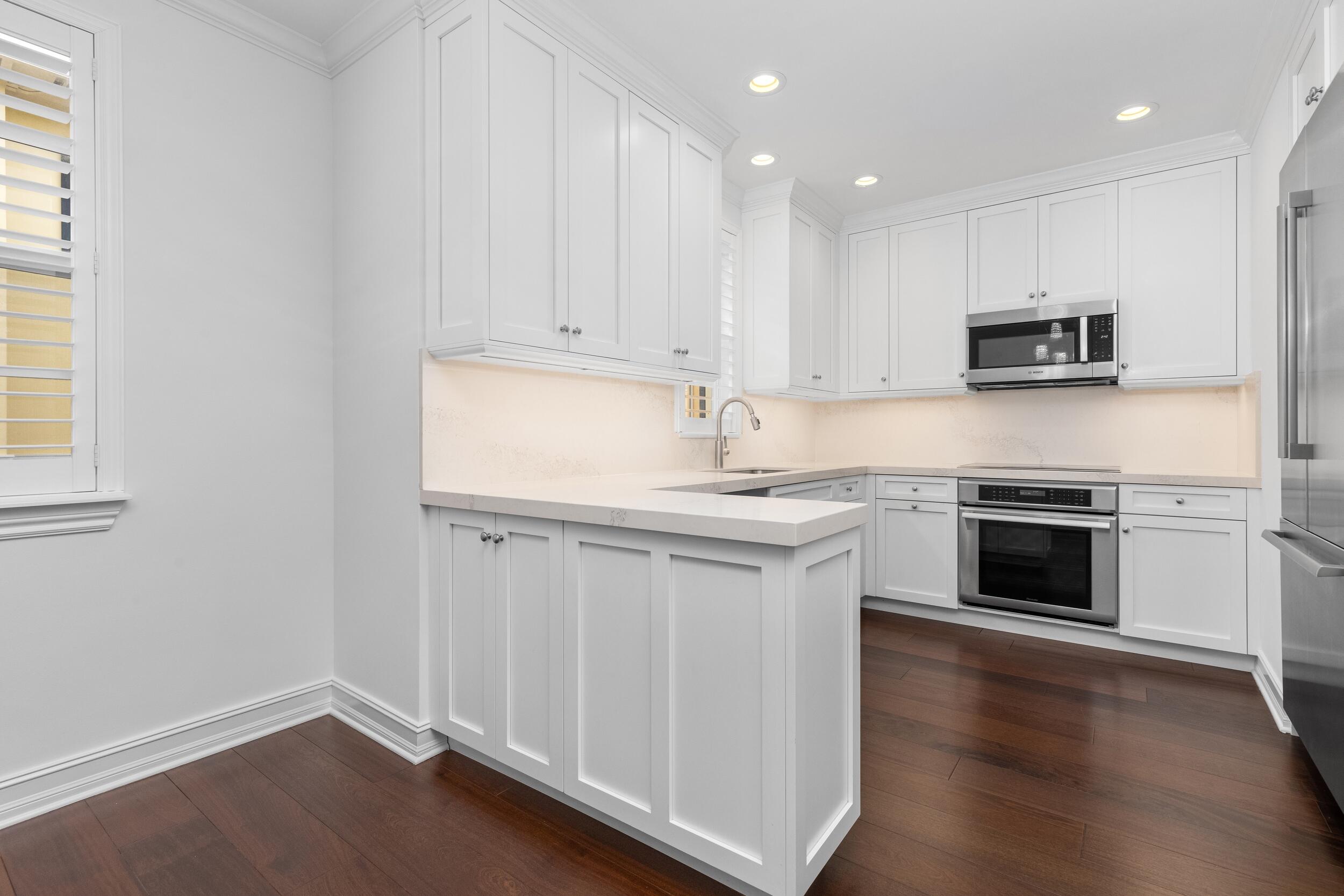 317 S Bromeliad Property Photo 6