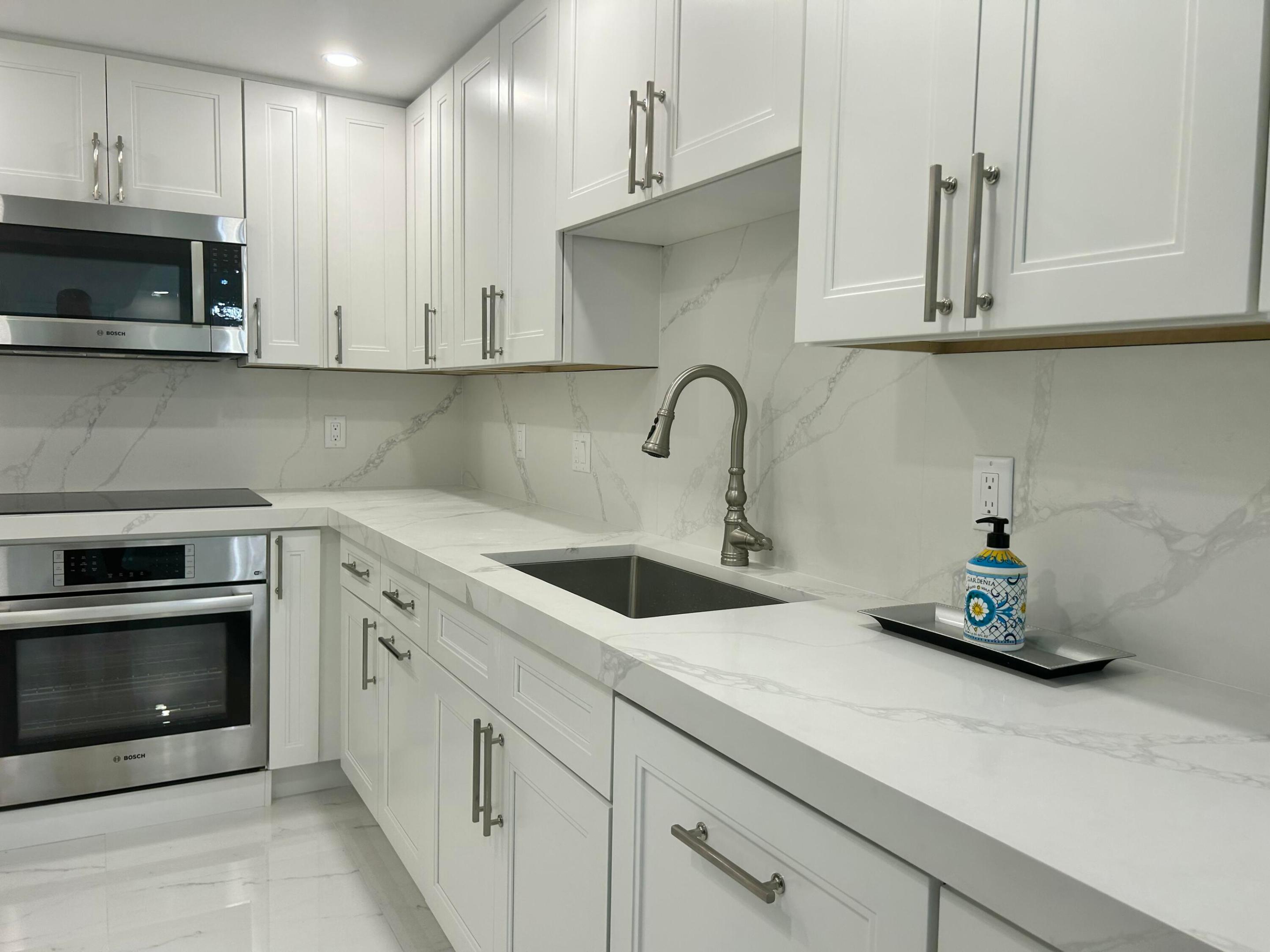 3546 S Ocean Boulevard 405 Property Photo 8
