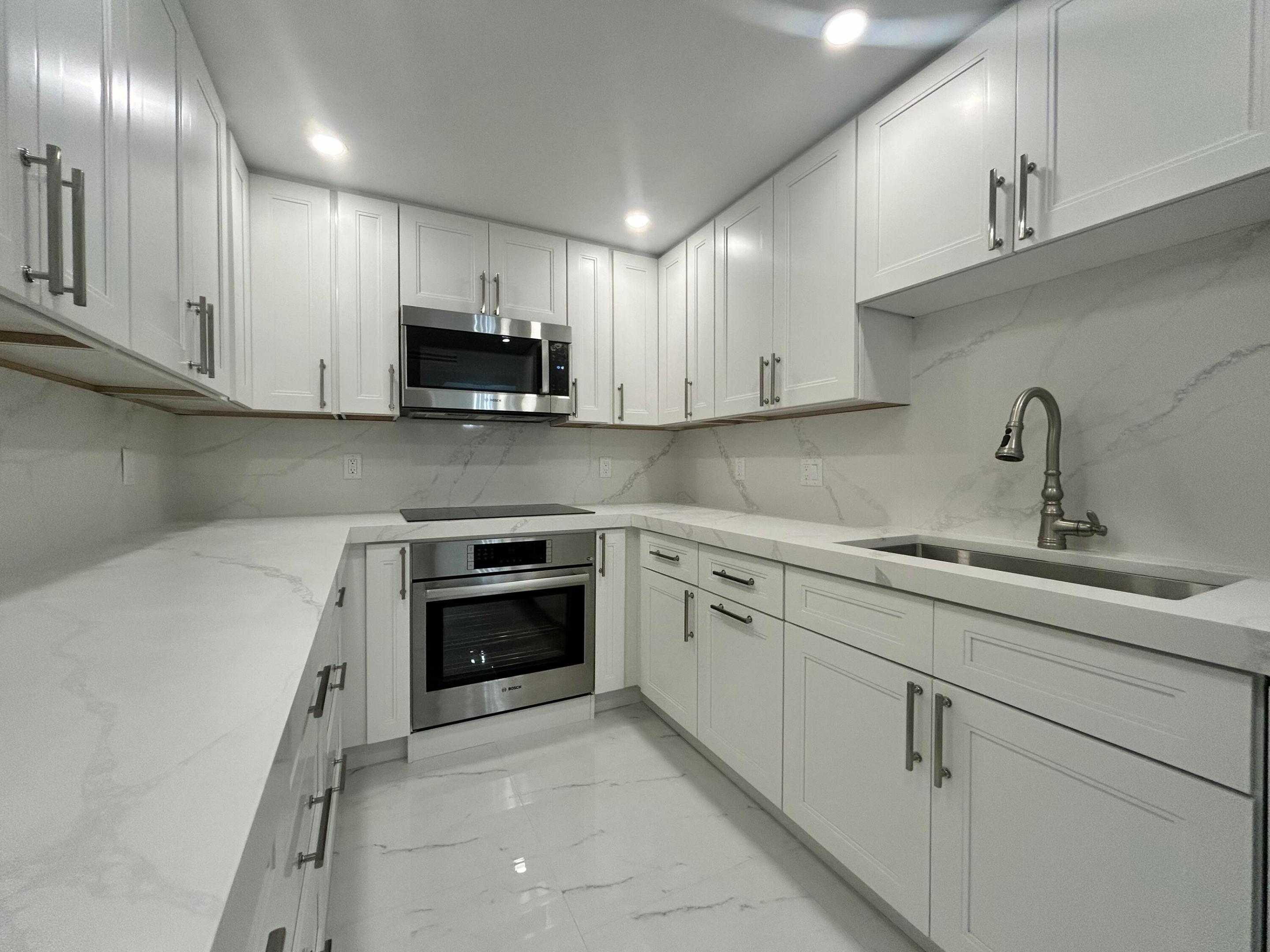 3546 S Ocean Boulevard 405 Property Photo 9