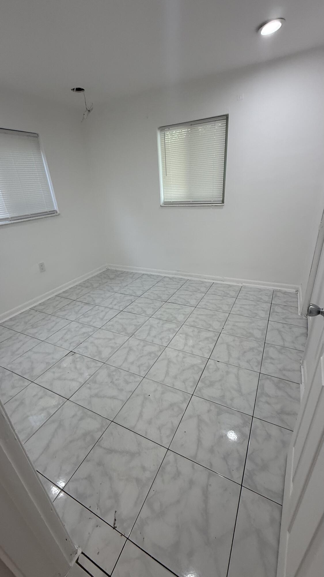 1608 Nw 58th Terrace C Property Photo 4