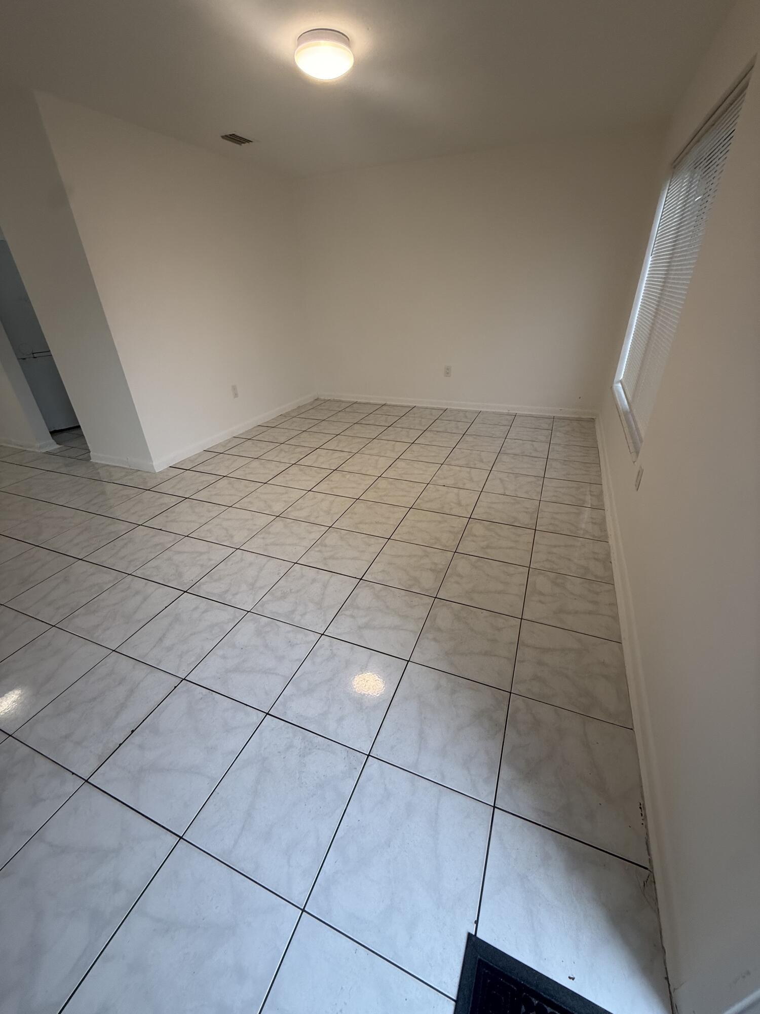 1608 Nw 58th Terrace C Property Photo 7