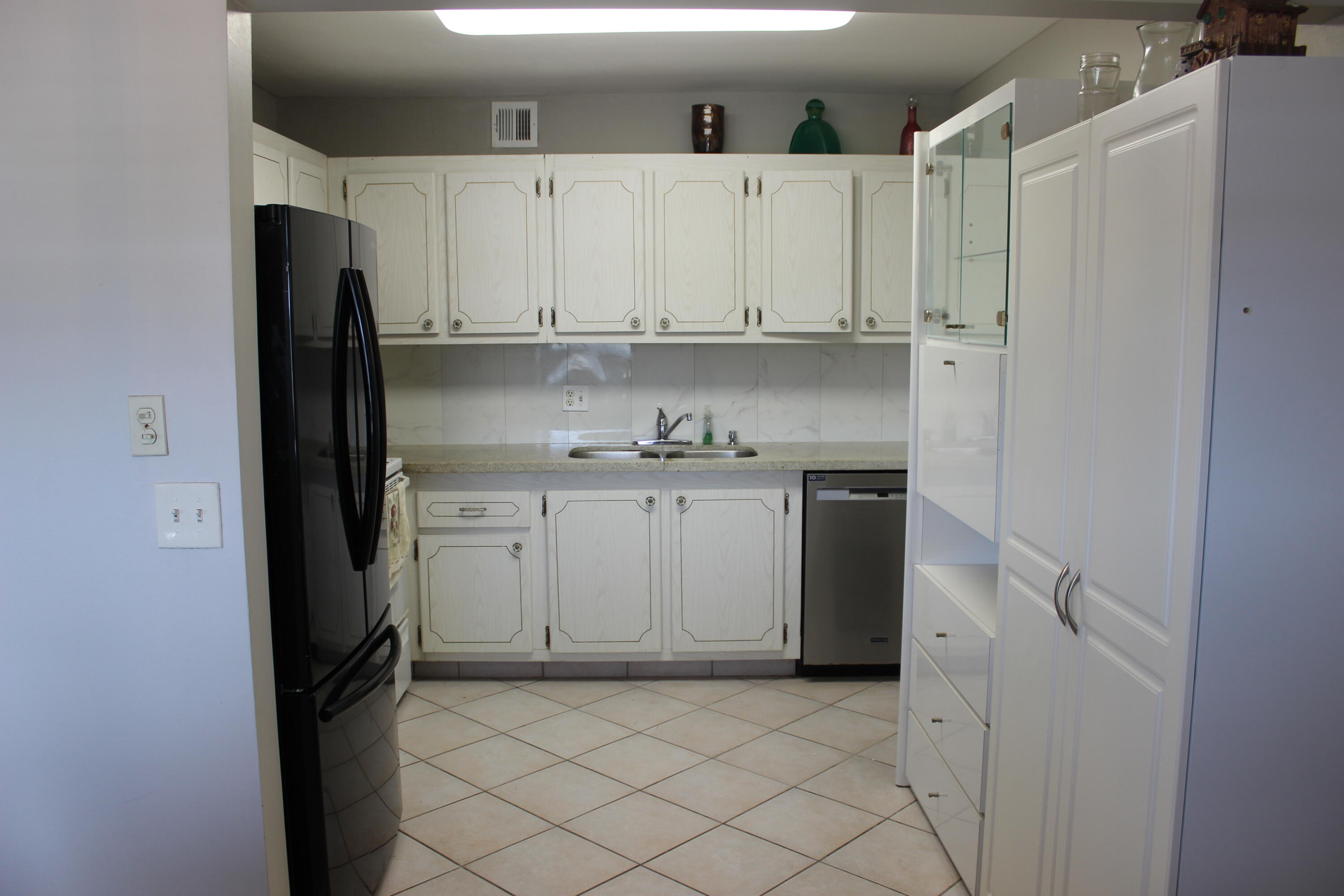 35 Somerset B 35 Property Photo 10