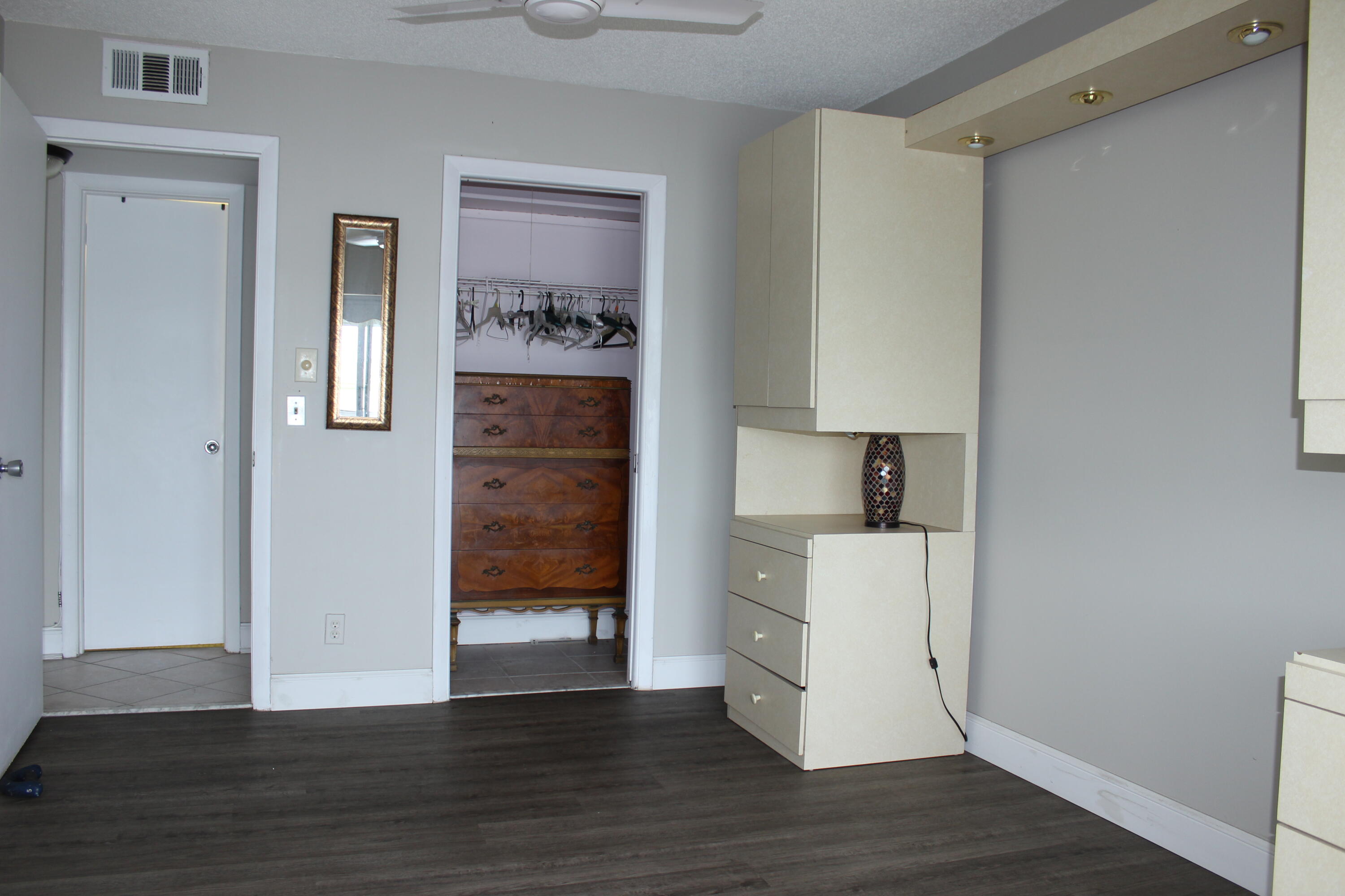 35 Somerset B 35 Property Photo 17