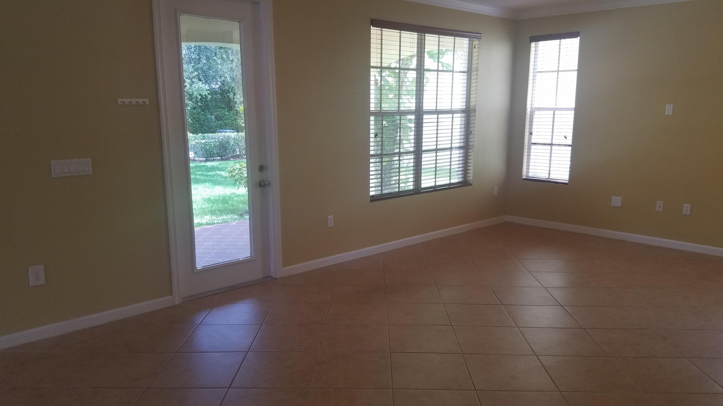 1445 E Bexley Park Drive Property Photo 6
