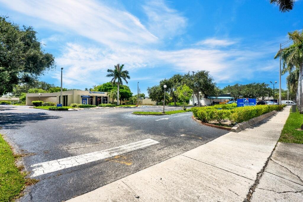 4820 N Federal Highway Property Photo 4