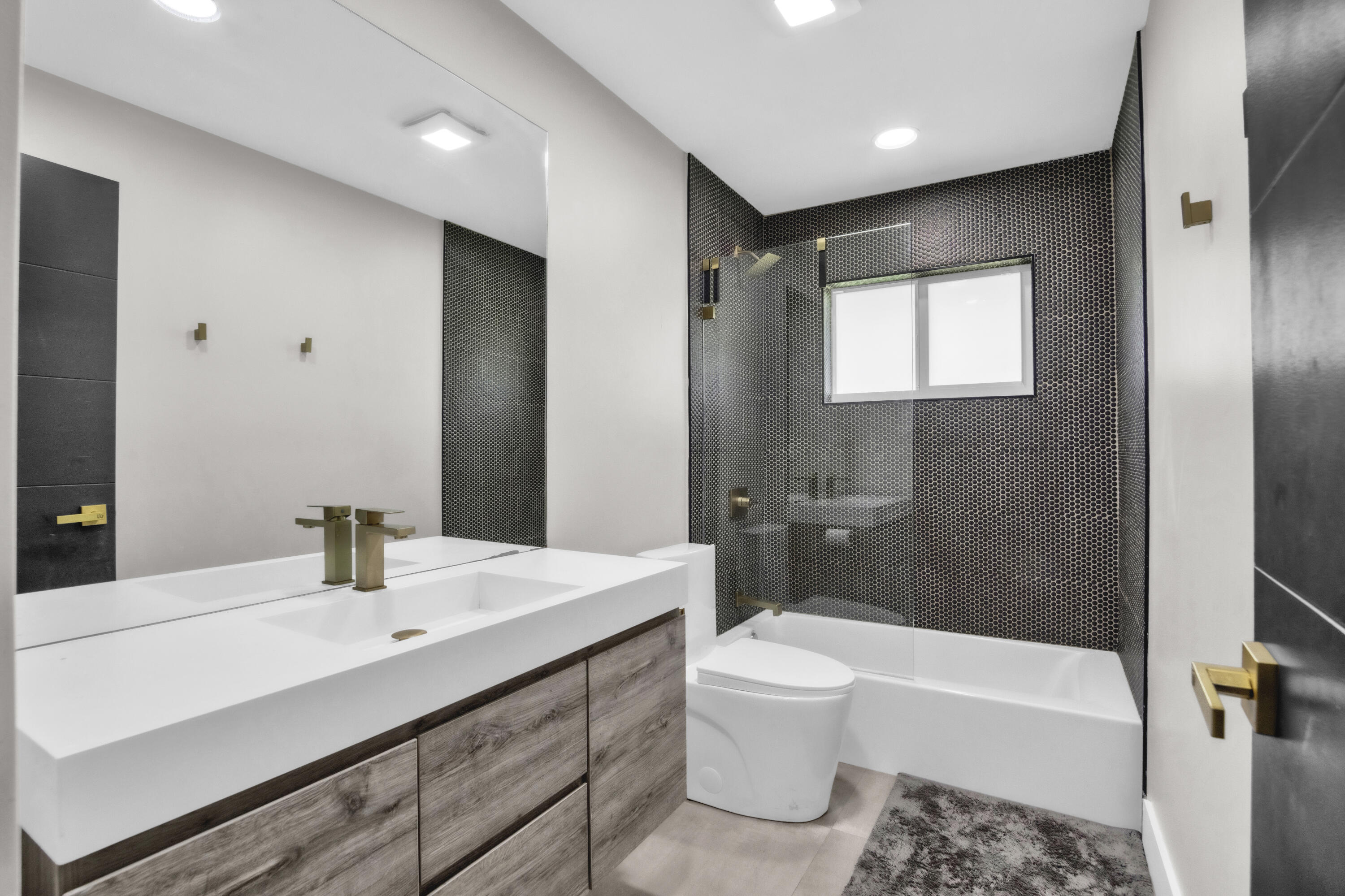 B26059858 Property Photo 11
