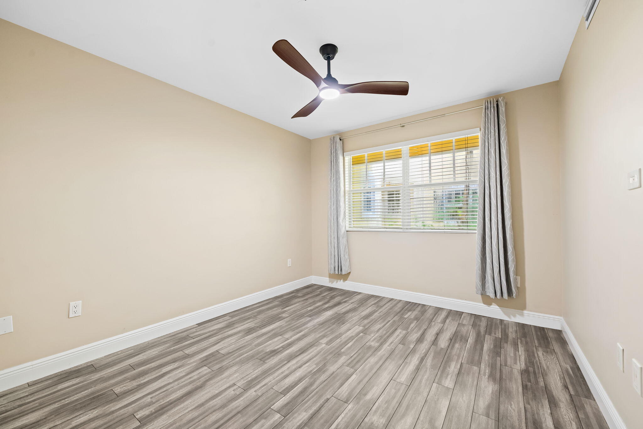 708 Se 15th Street 3 Property Photo 6