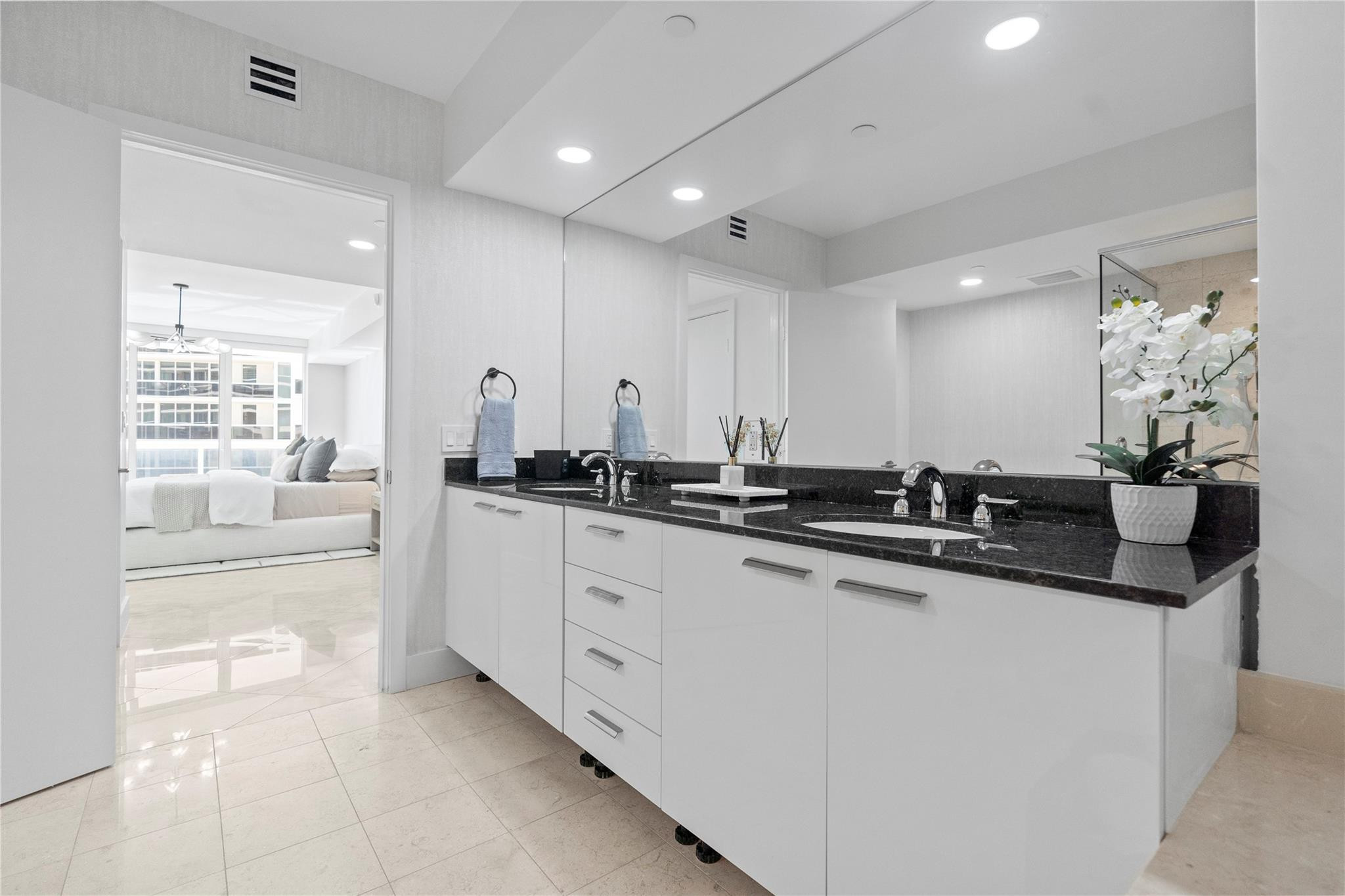 1830 S Ocean Drive 1006 Property Photo 32