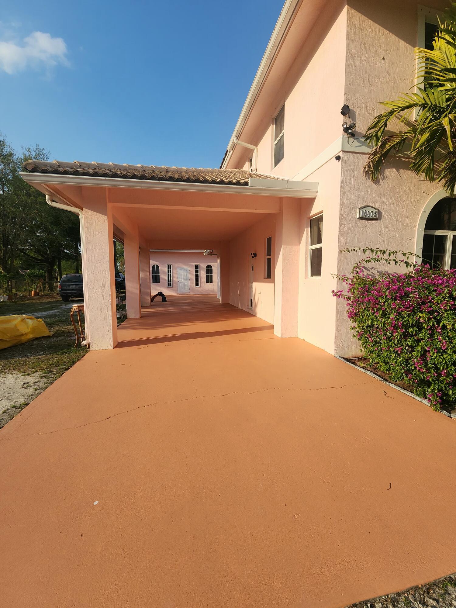 16975 83rd Place N Property Photo 3