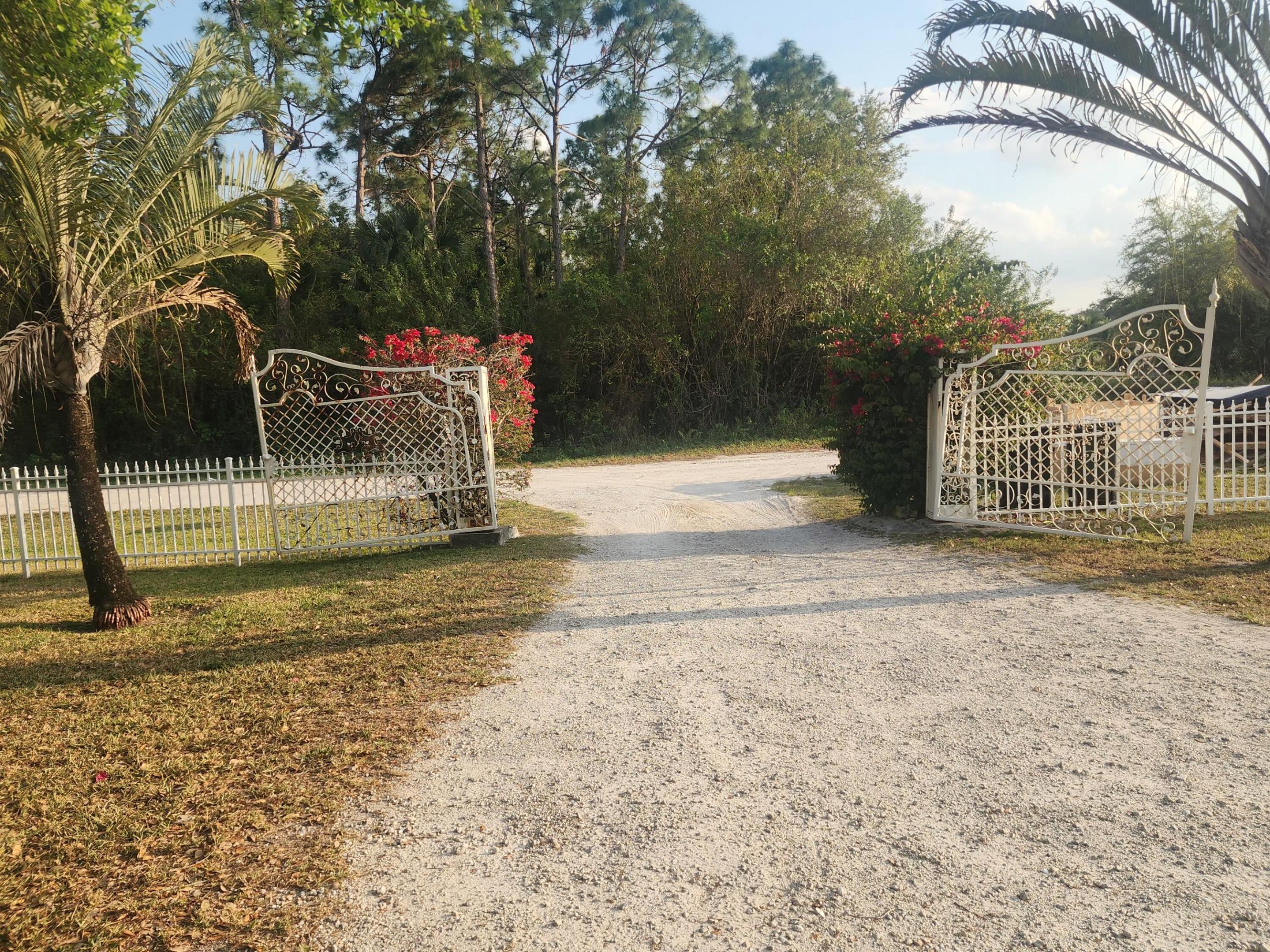 16975 83rd Place N Property Photo 8