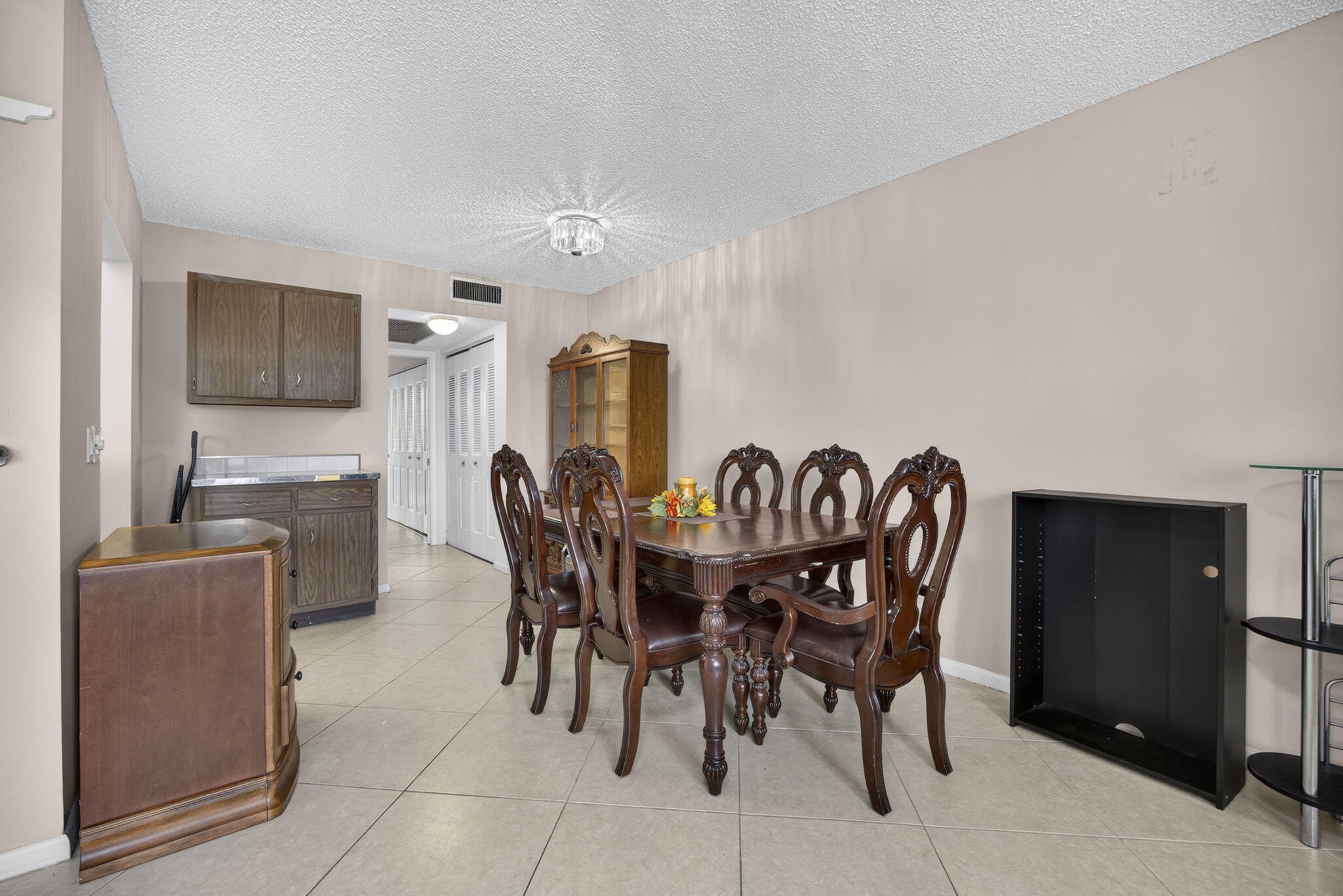 456 Southampton C Property Photo 4