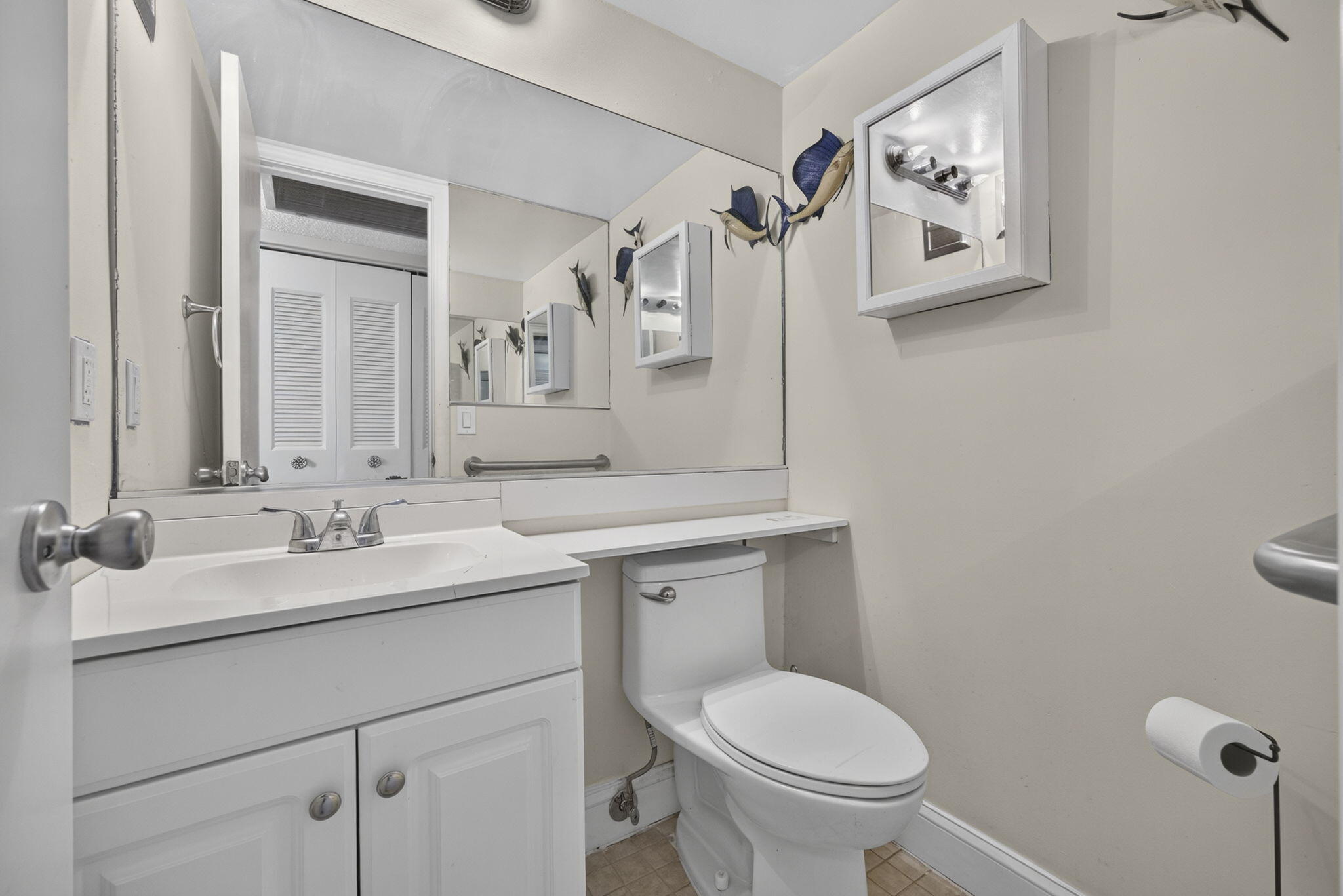 456 Southampton C Property Photo 9