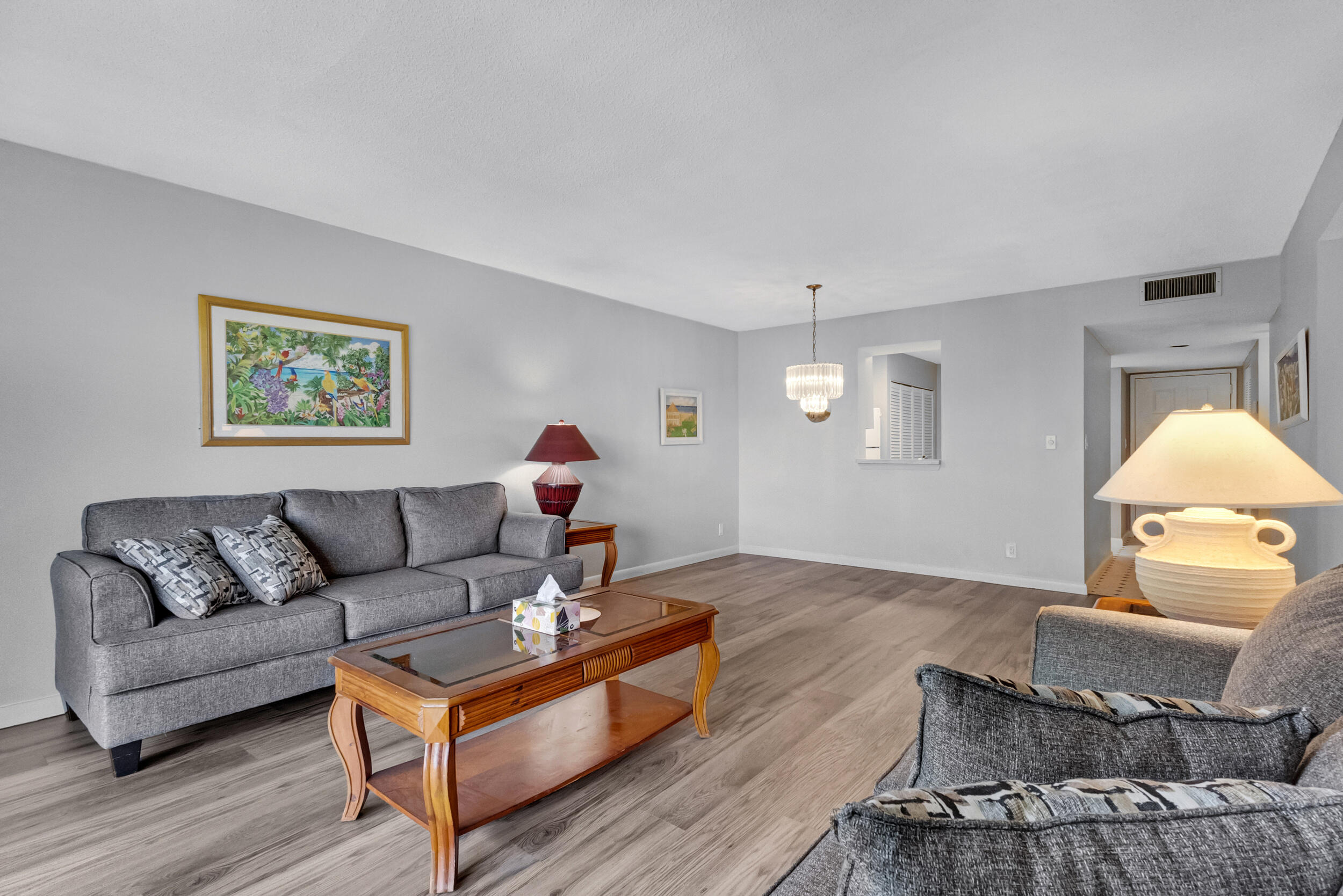 2209 S Cypress Bend Drive 507 Property Photo 2