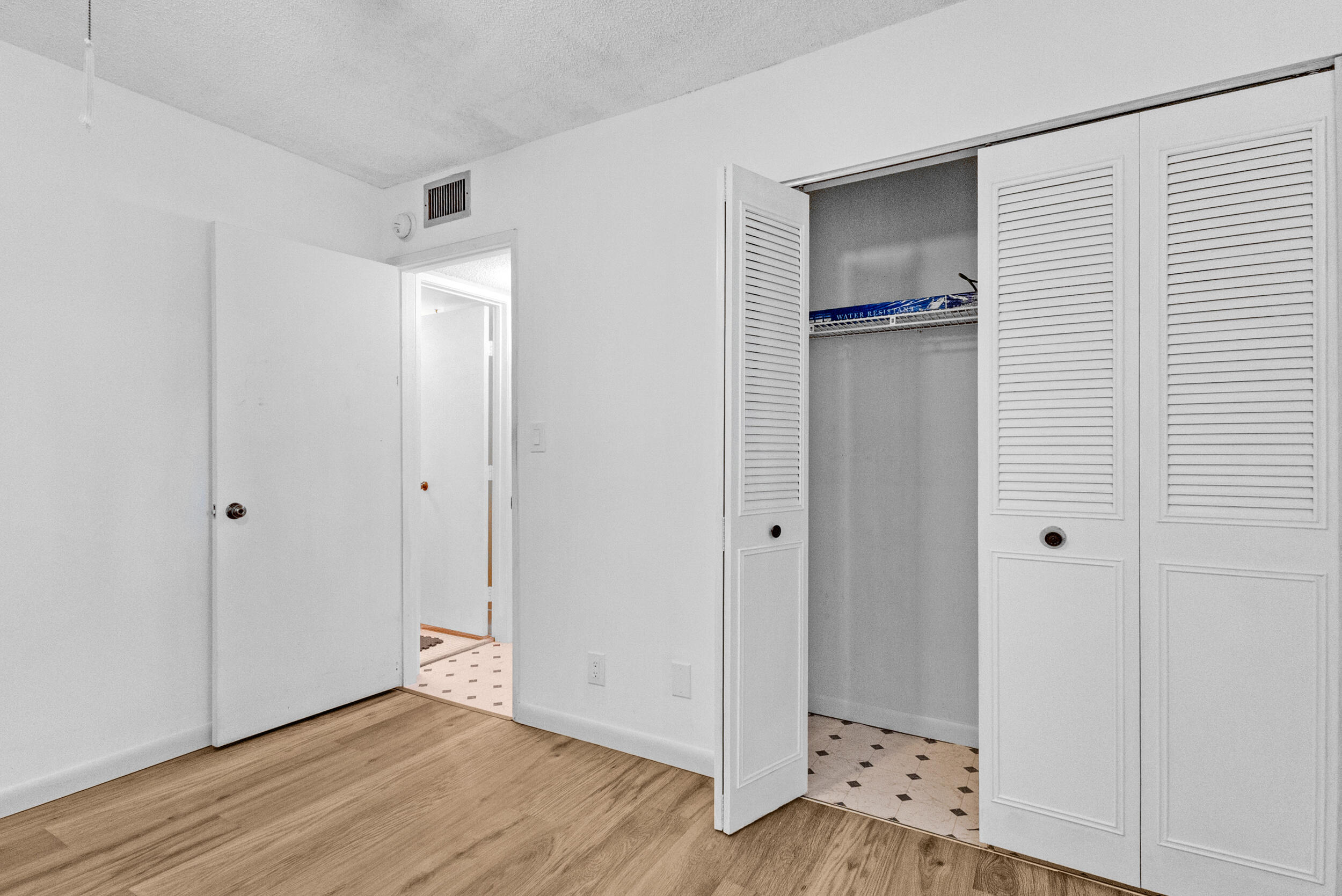2209 S Cypress Bend Drive 507 Property Photo 15