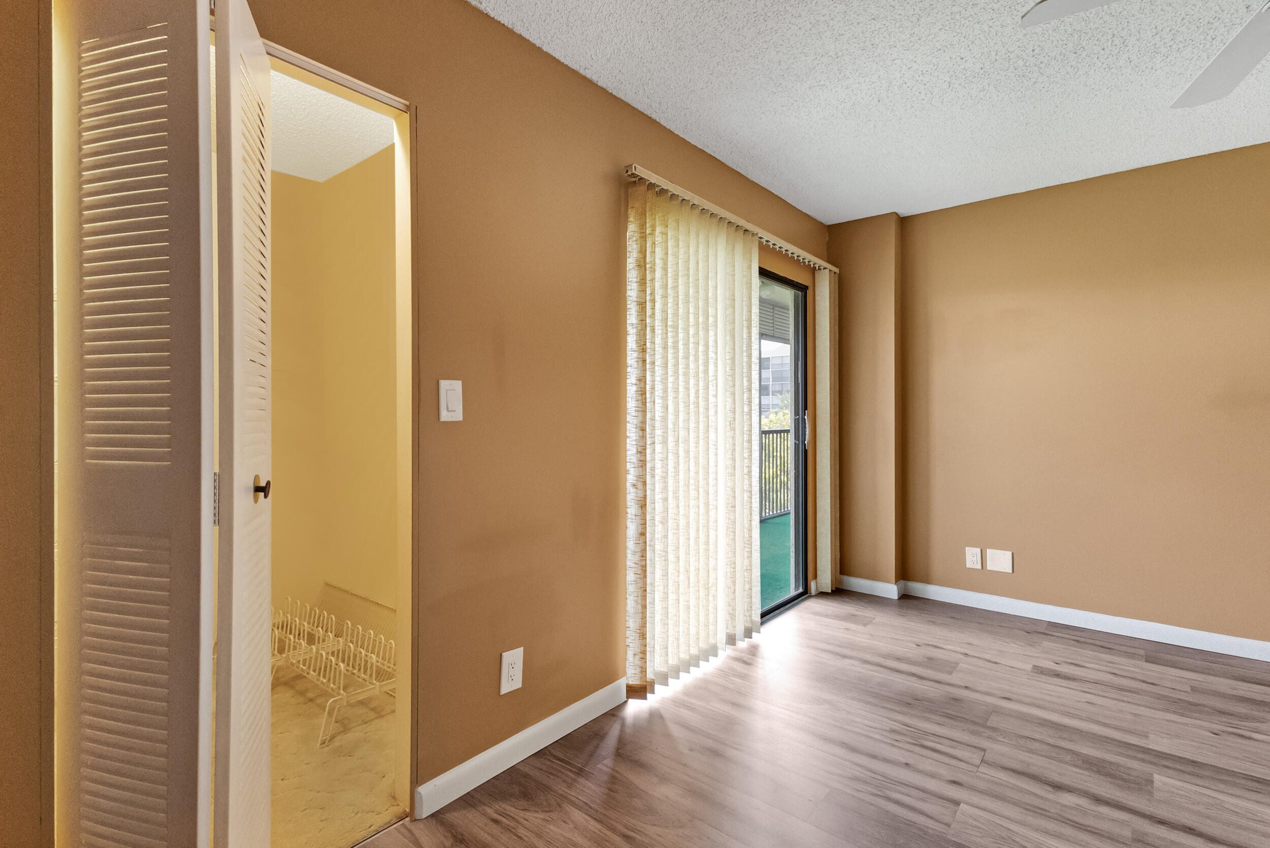 2209 S Cypress Bend Drive 507 Property Photo 18