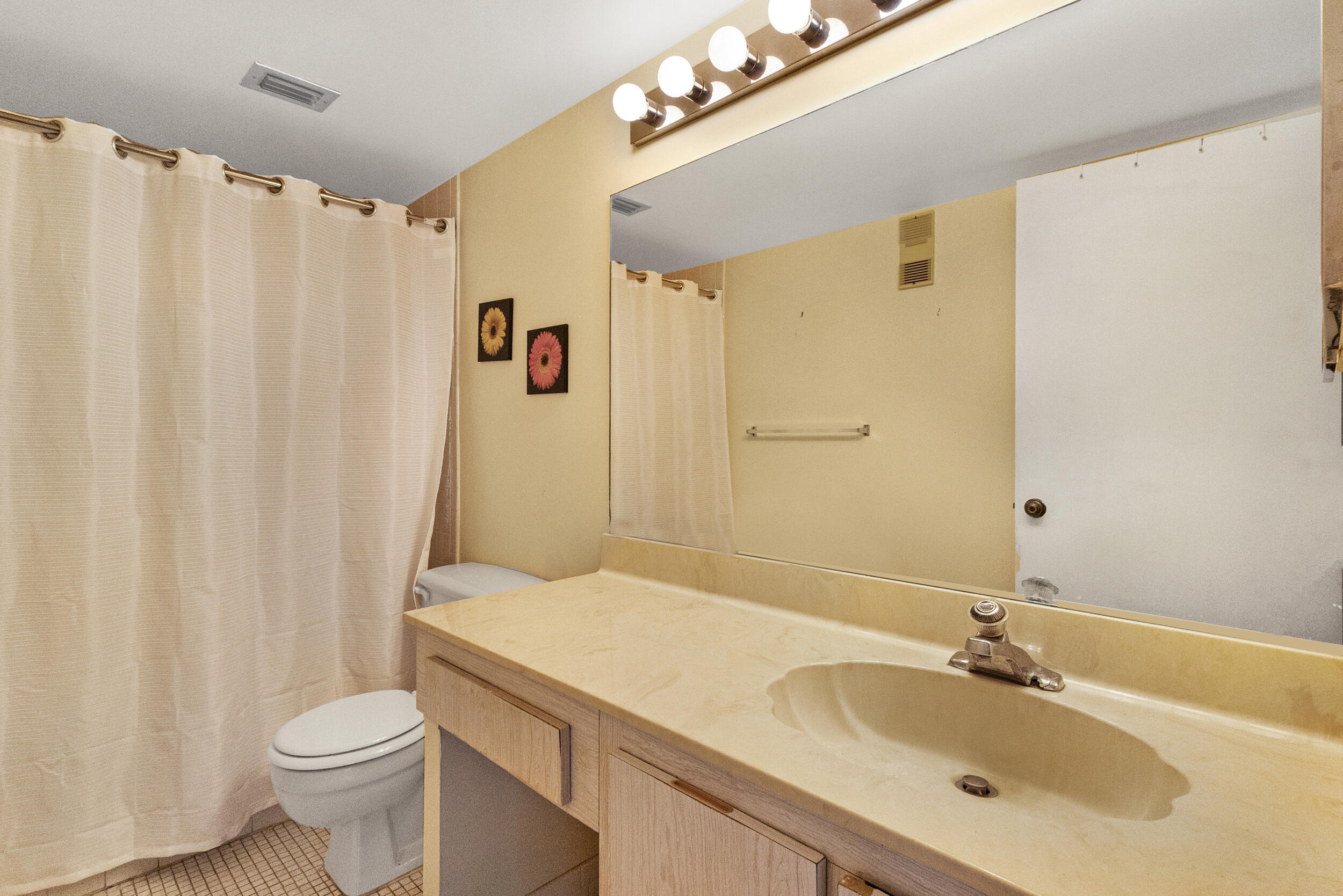 2209 S Cypress Bend Drive 507 Property Photo 24