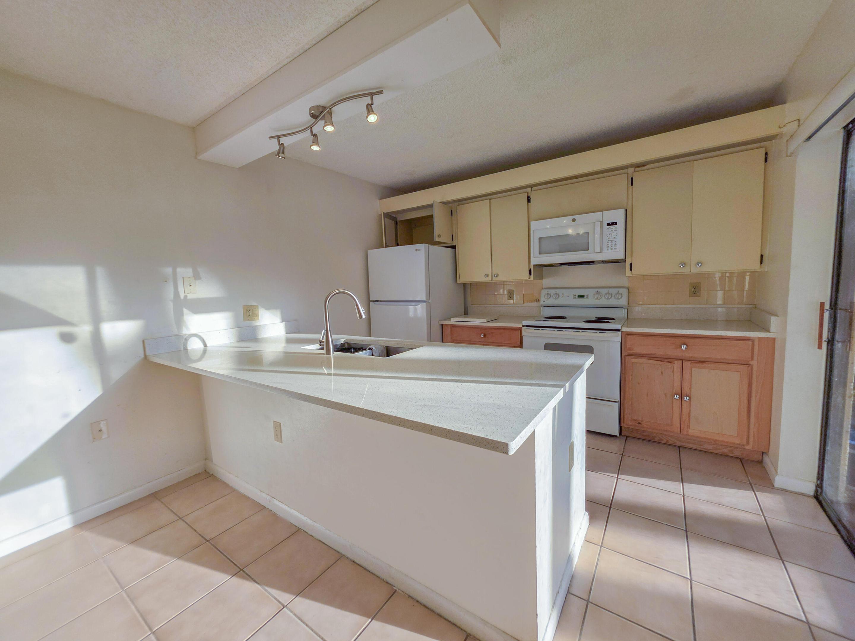 832 Blue Ridge Circle Property Photo 3