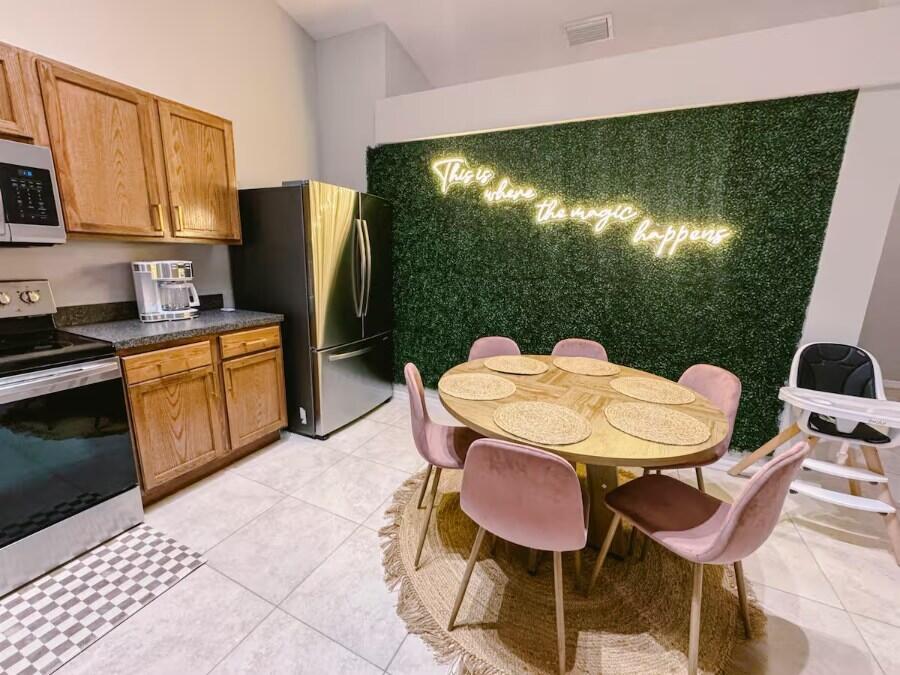 302 Ne Greenbrier Avenue Property Photo 9