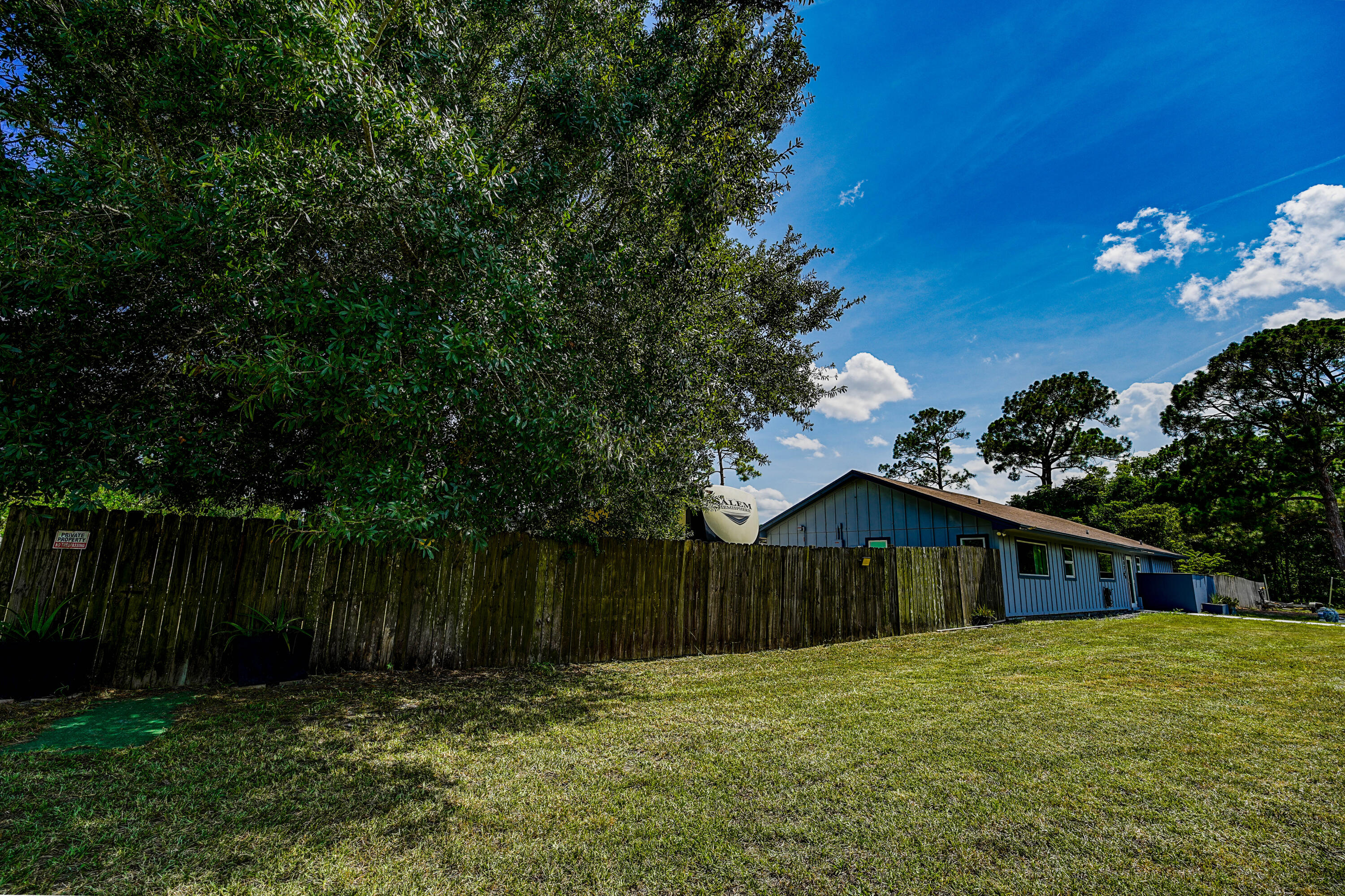 13220 59th Court N Property Photo 2