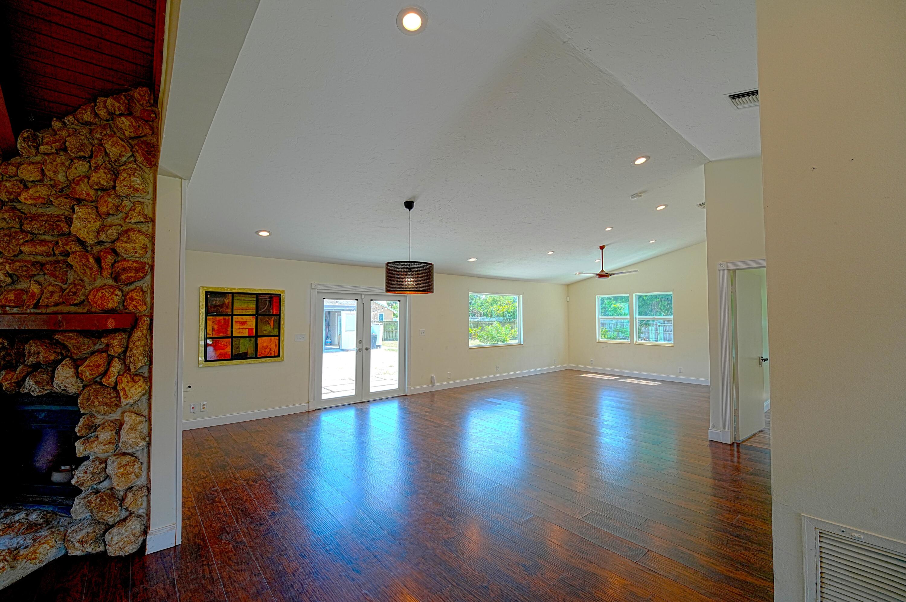 13220 59th Court N Property Photo 14
