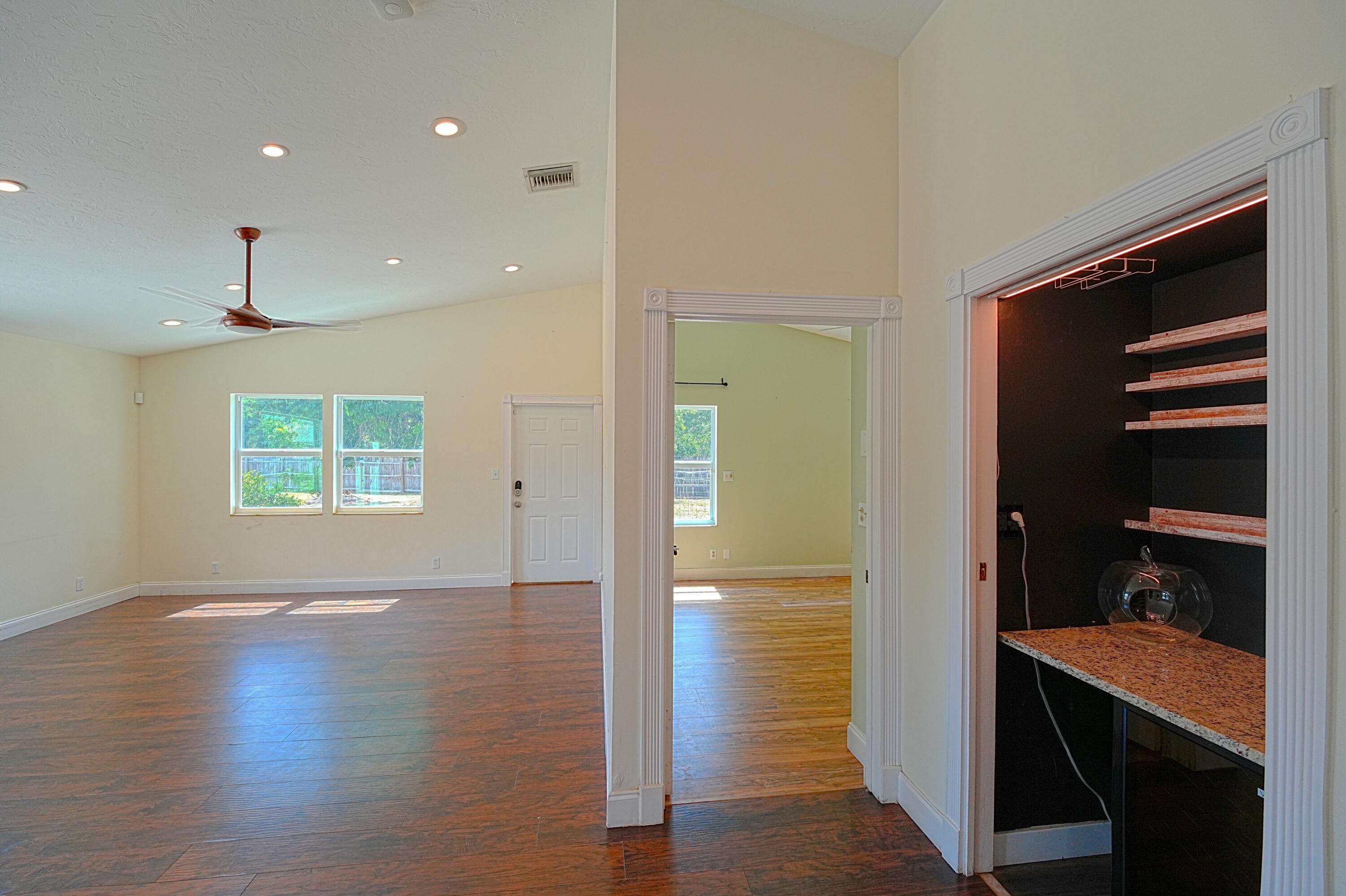 13220 59th Court N Property Photo 16