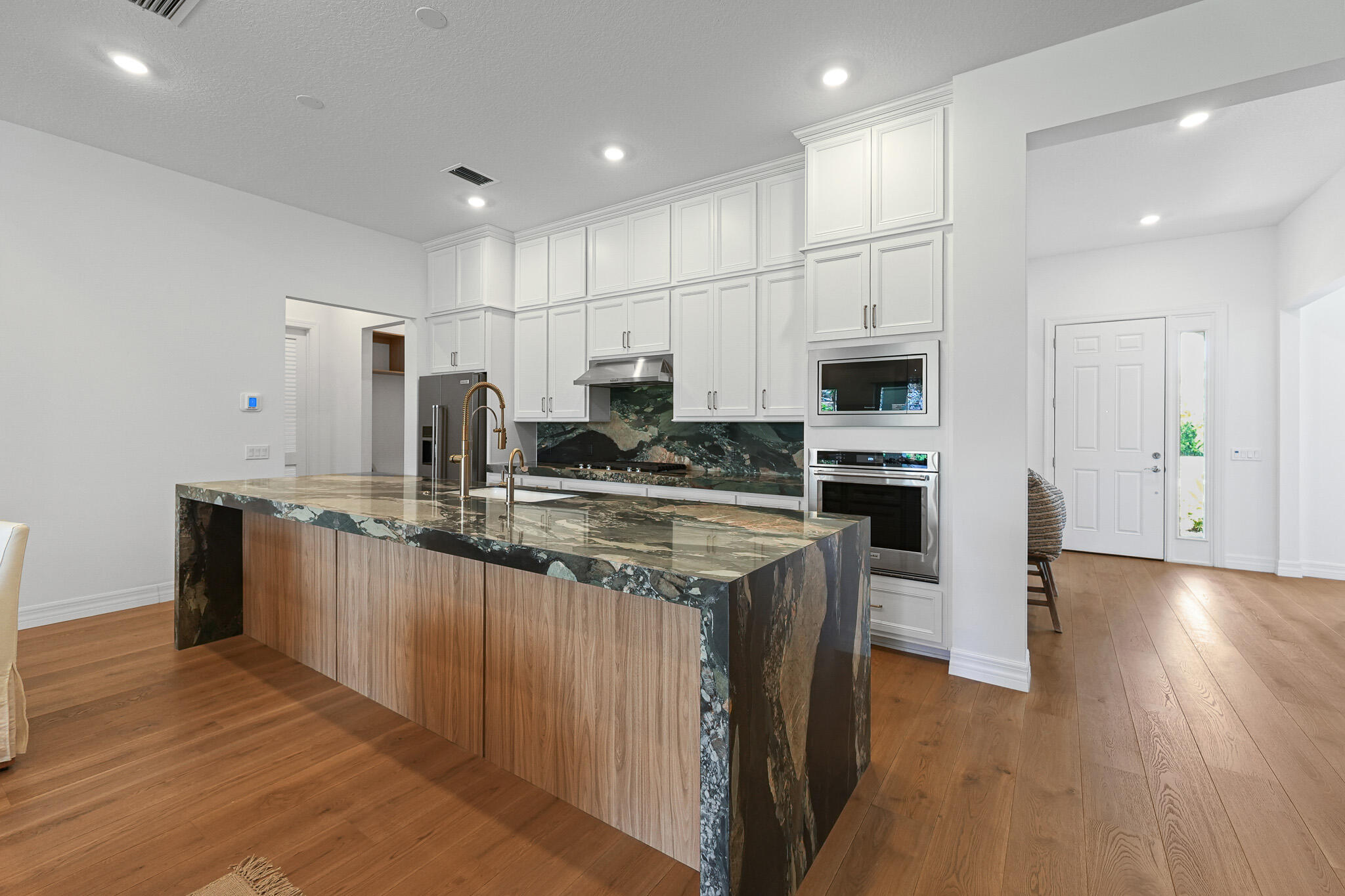 10799 STELLAR Circle Property Photo 1