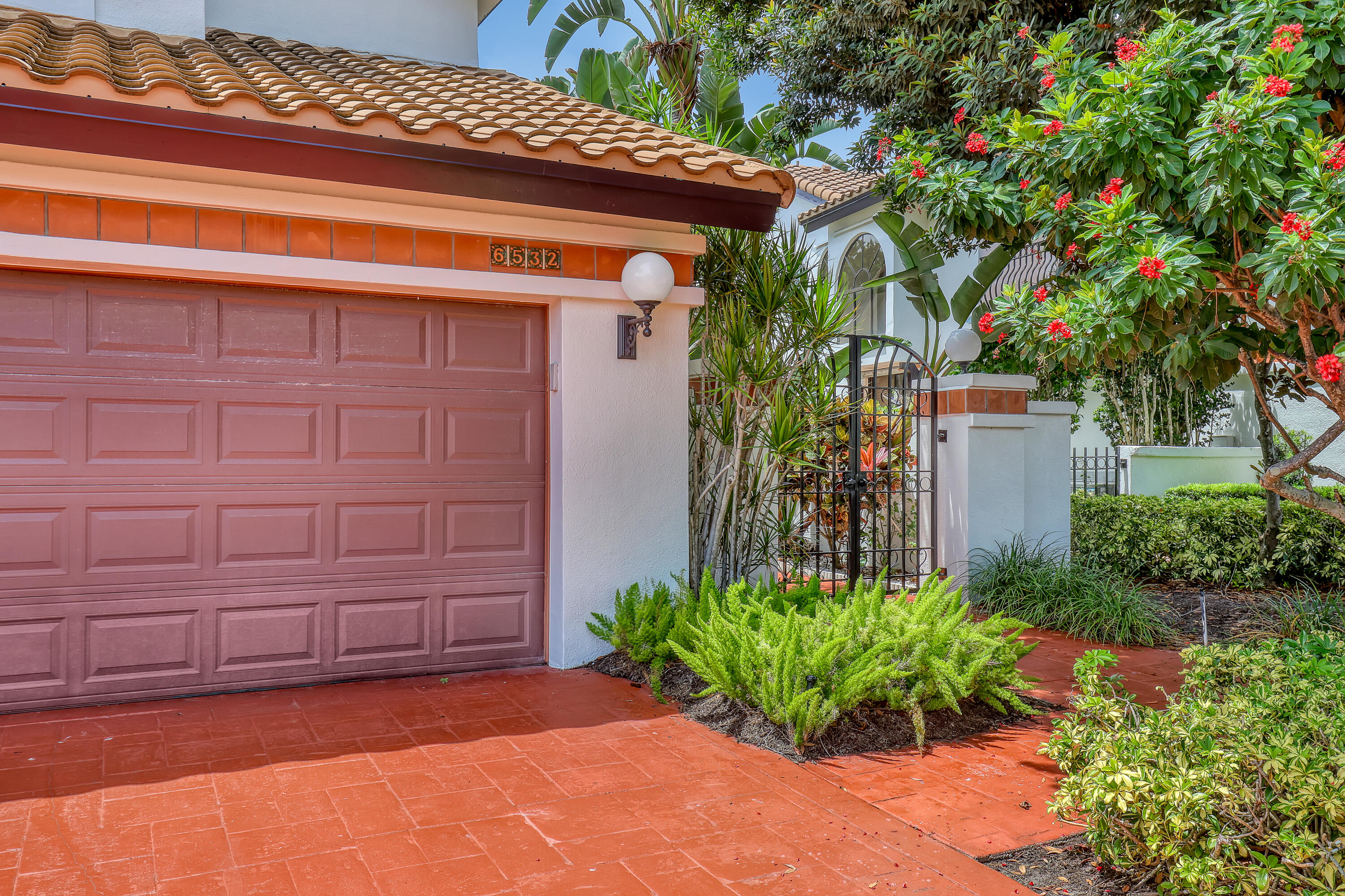 6532 Via Rosa Property Photo 4