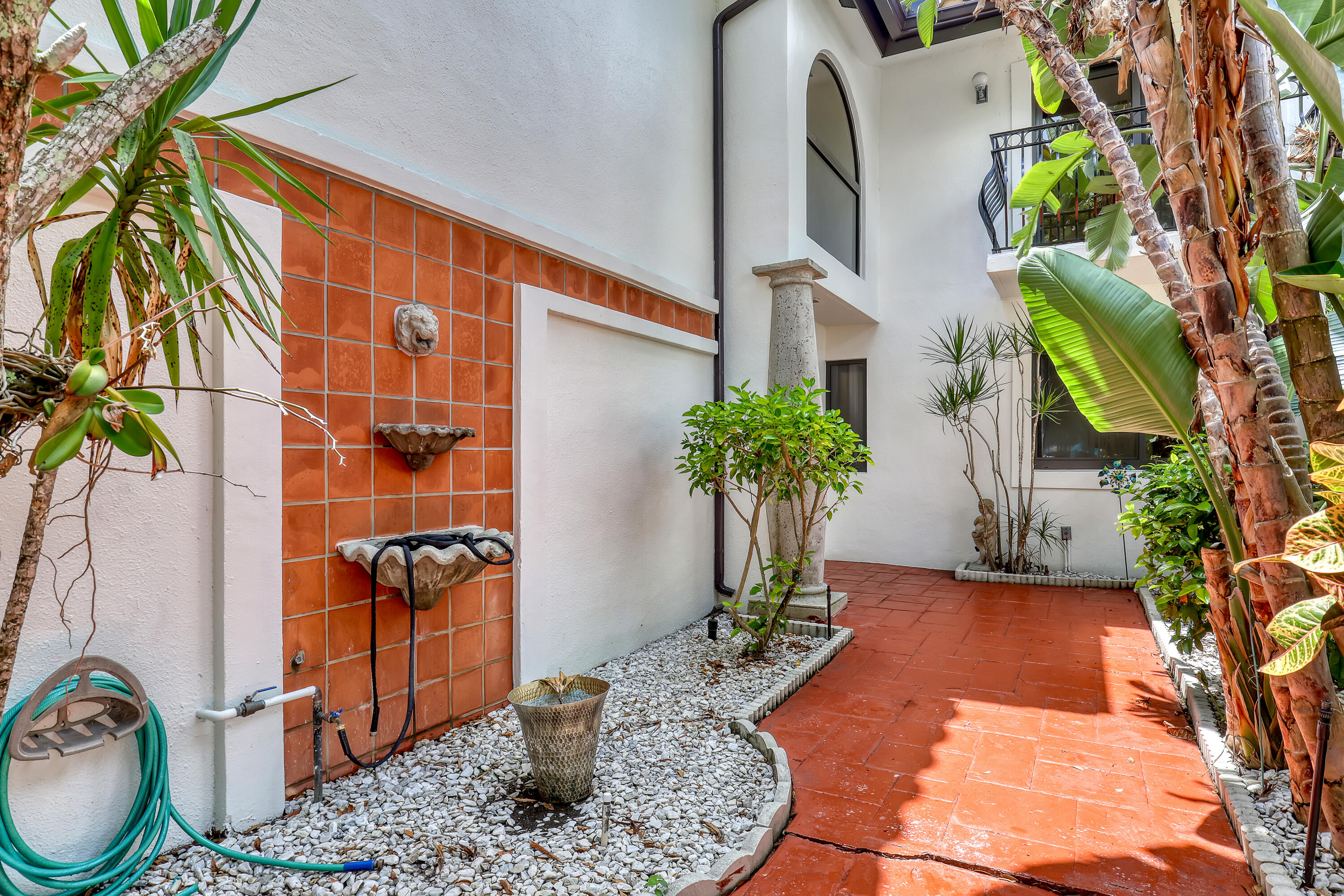 6532 Via Rosa Property Photo 6