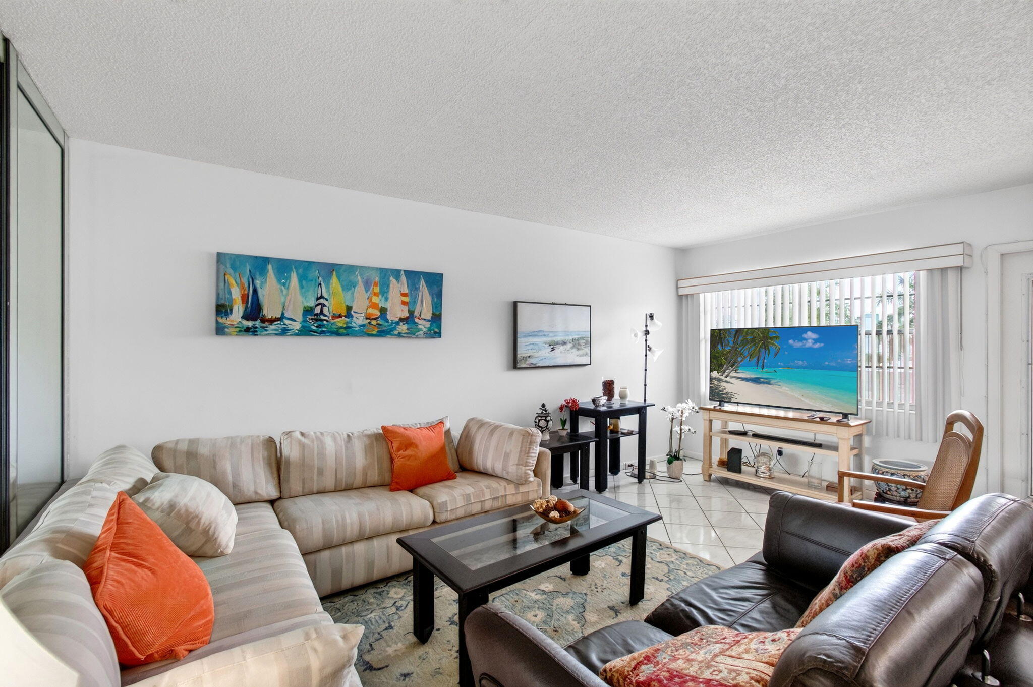 3014 Exeter A Property Photo 6