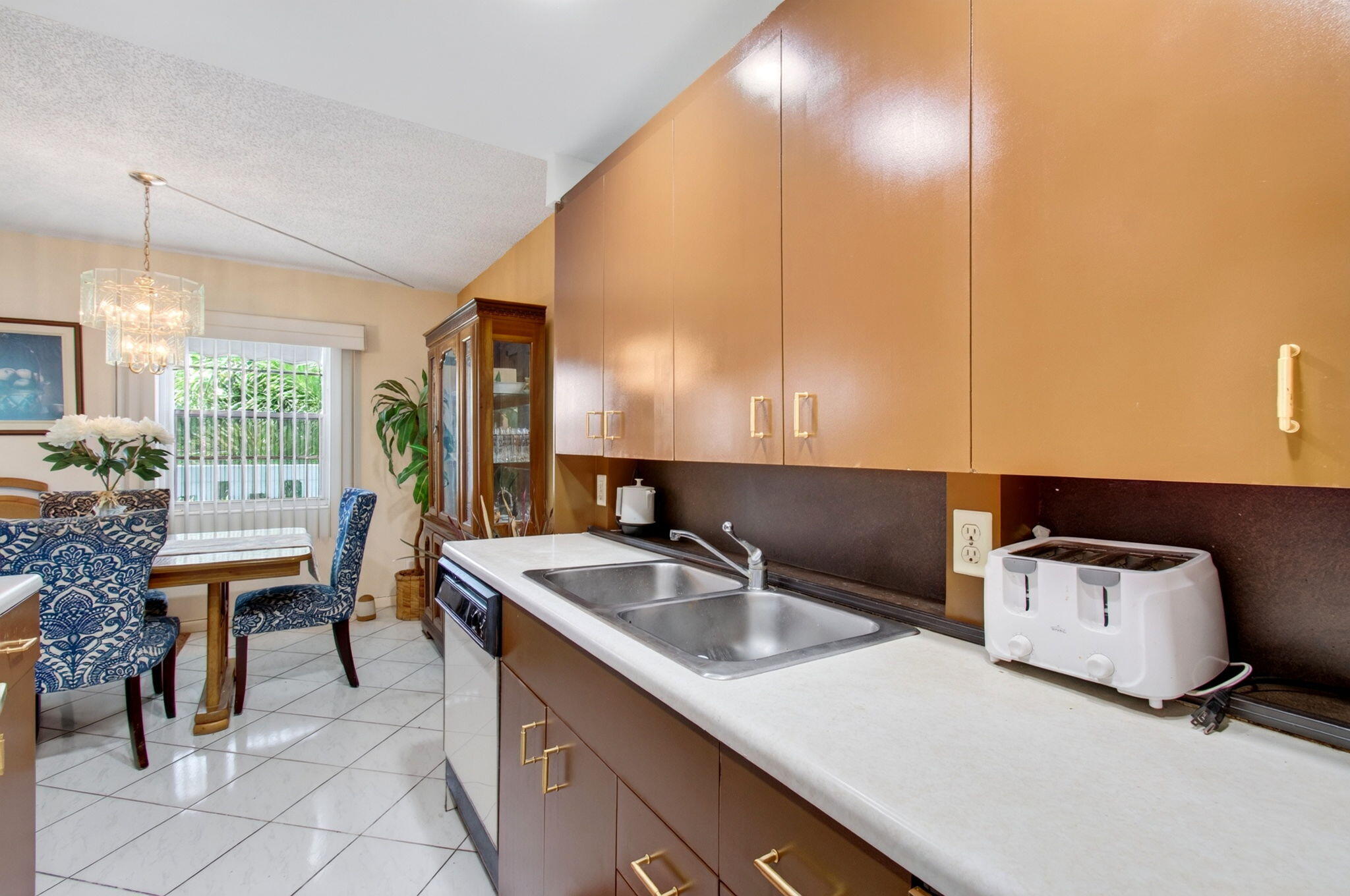 3014 Exeter A Property Photo 15