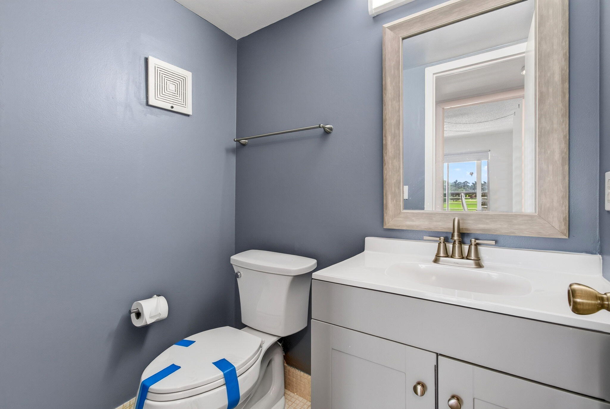3014 Exeter A Property Photo 28