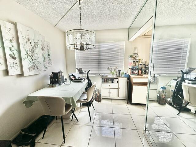 571 Fanshaw N Property Photo 4