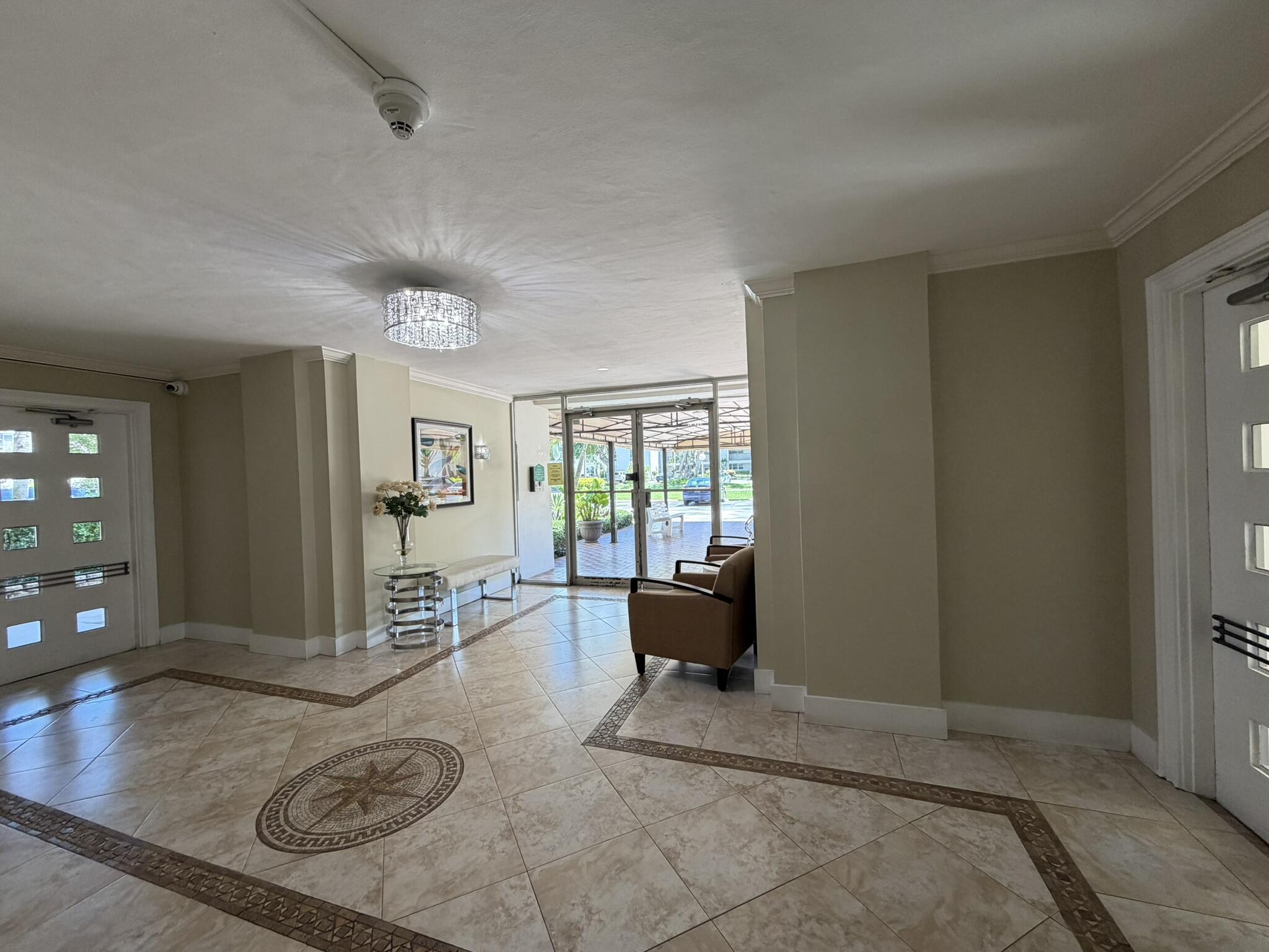 3001 S Course Drive 406 Property Photo 26