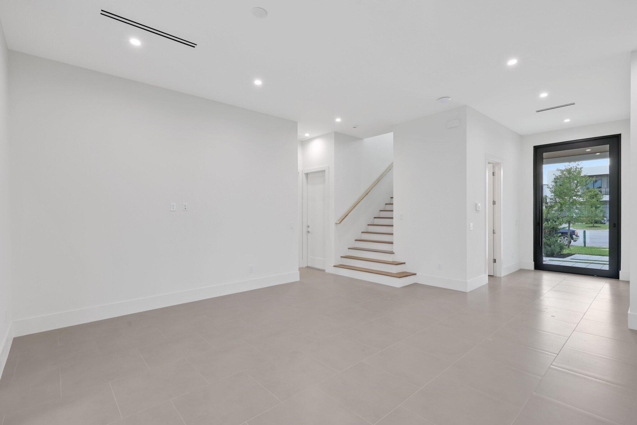 16733 Mosaic Place Property Photo 20