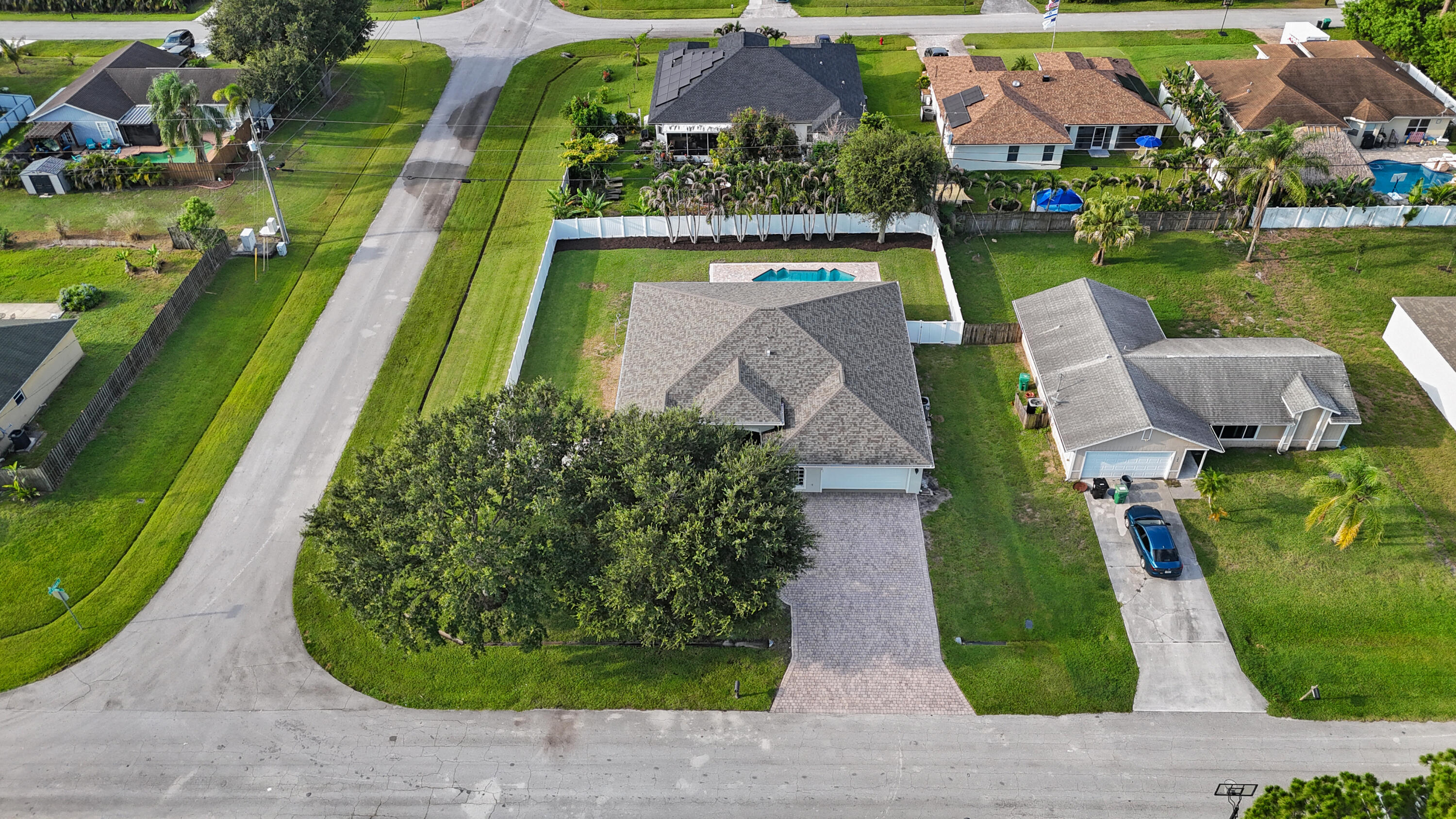 490 Sw Ryder Road Property Photo 1