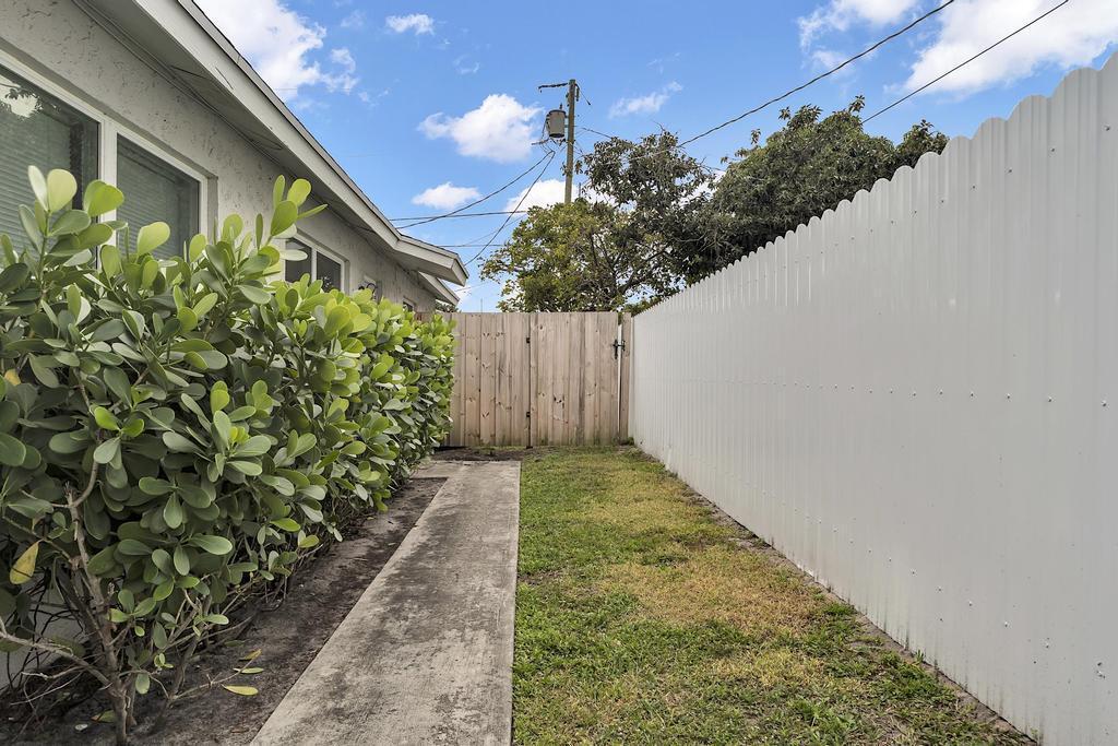 1320 Wellington Street B Property Photo 3