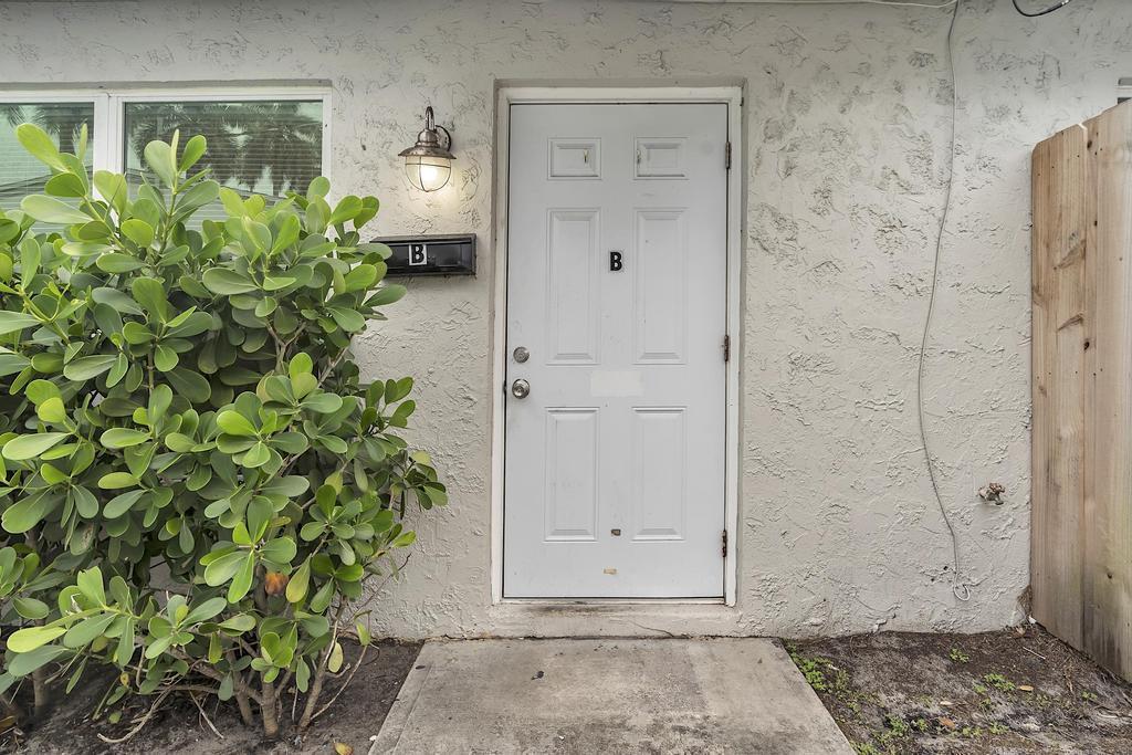 1320 Wellington Street B Property Photo 4